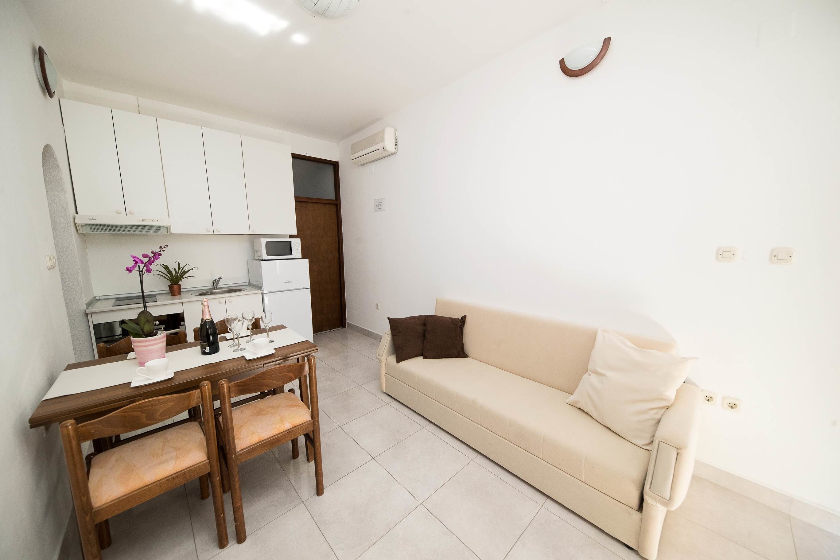Apartments Grozdana 60181-A4