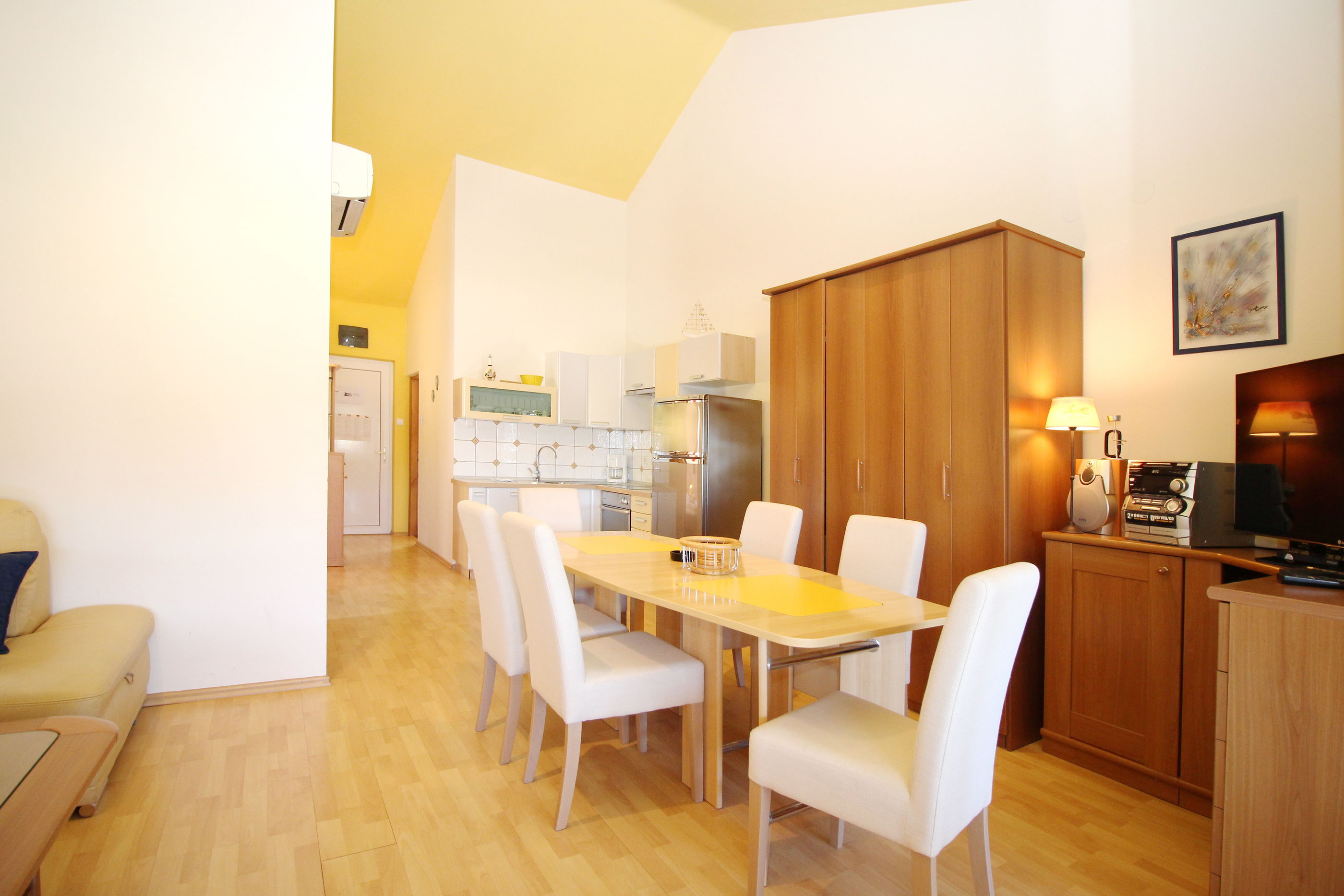 Apartments Zarok 69411-A12