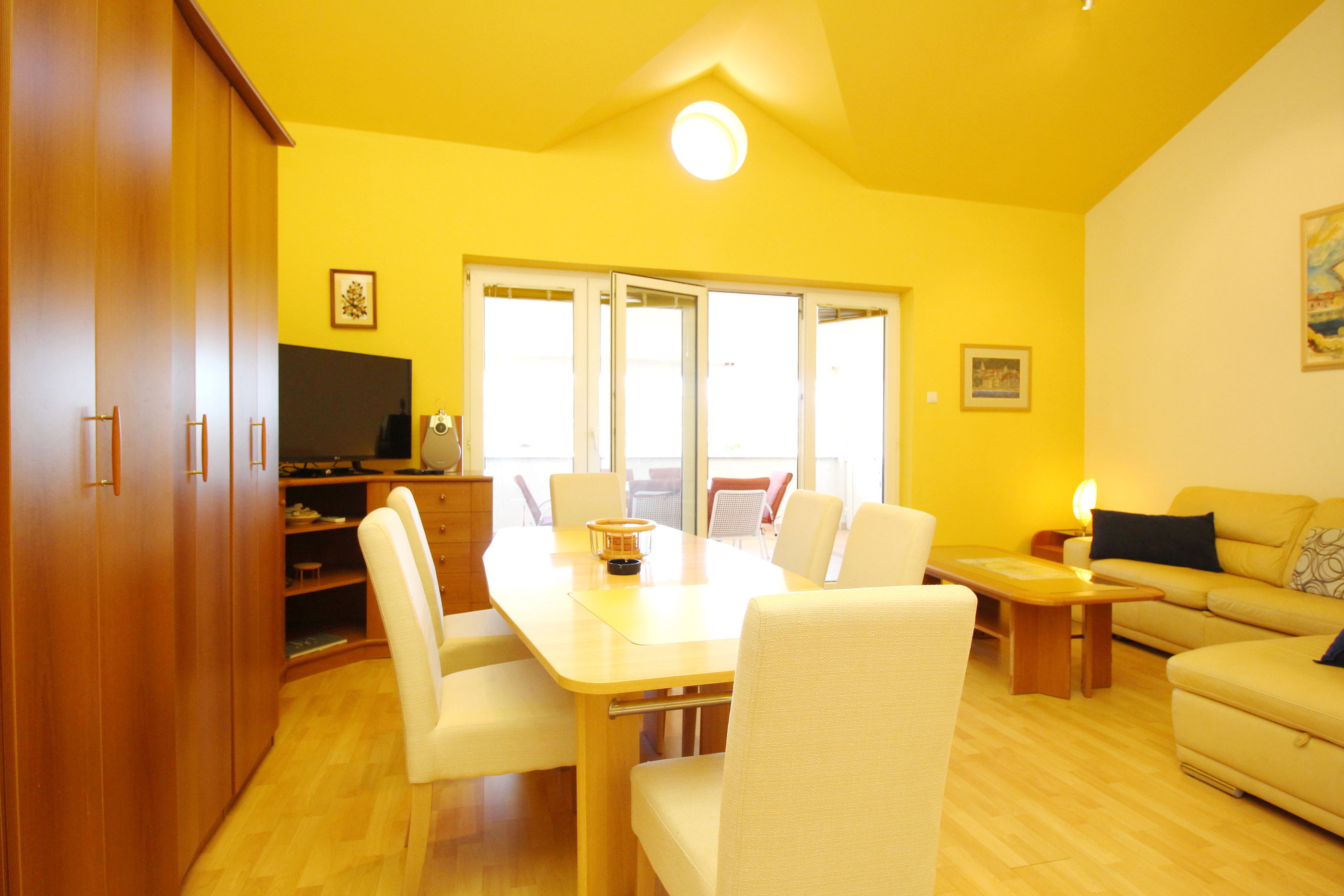 Apartments Zarok 69411-A12