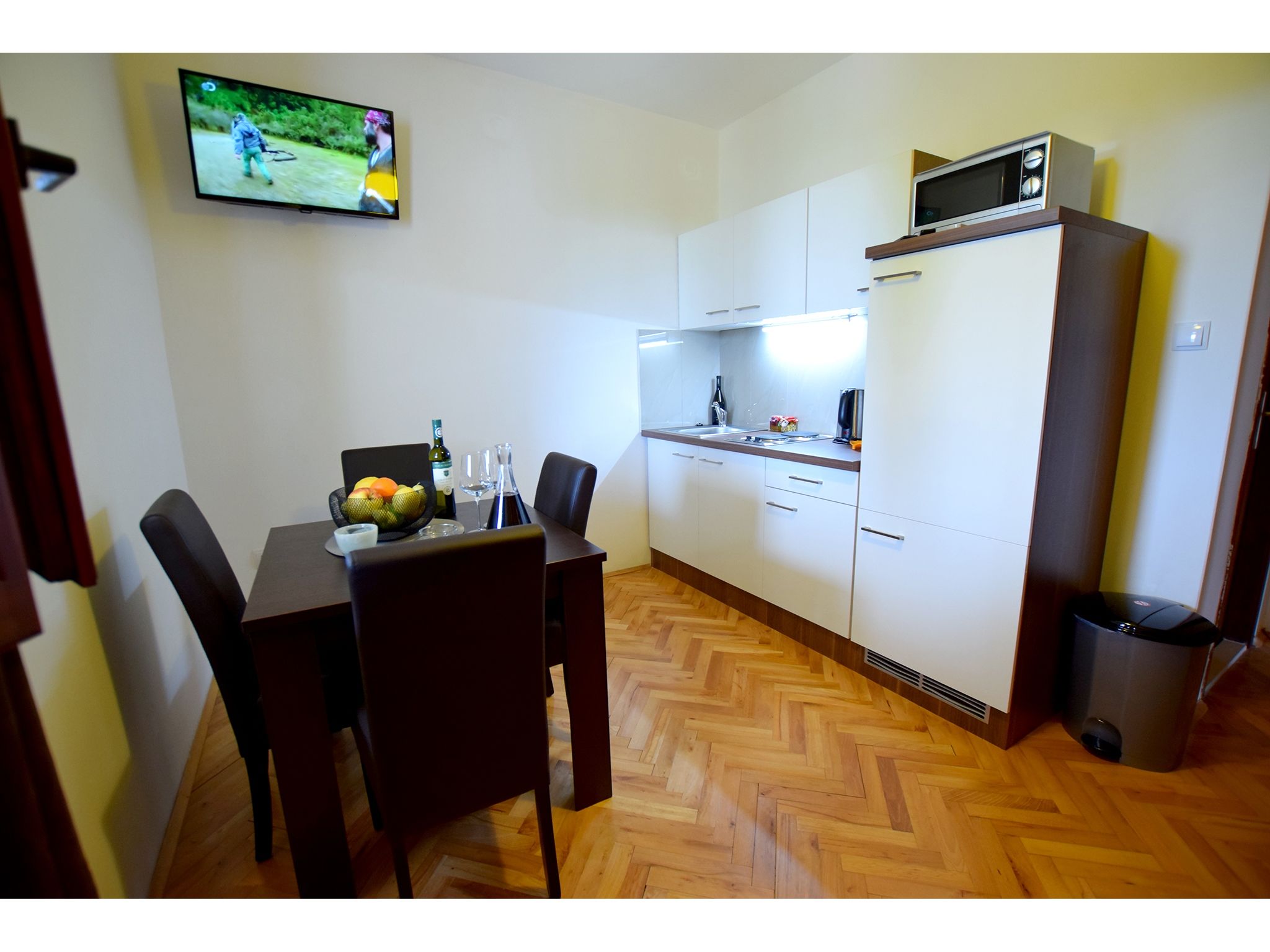 Apartments LA ROOM 40341-A1