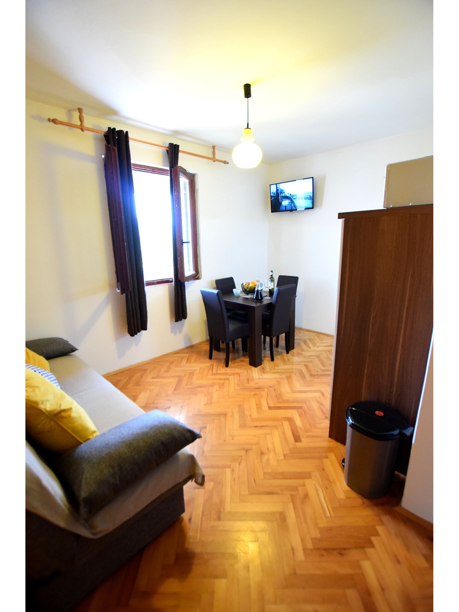 Apartments LA ROOM 40341-A1