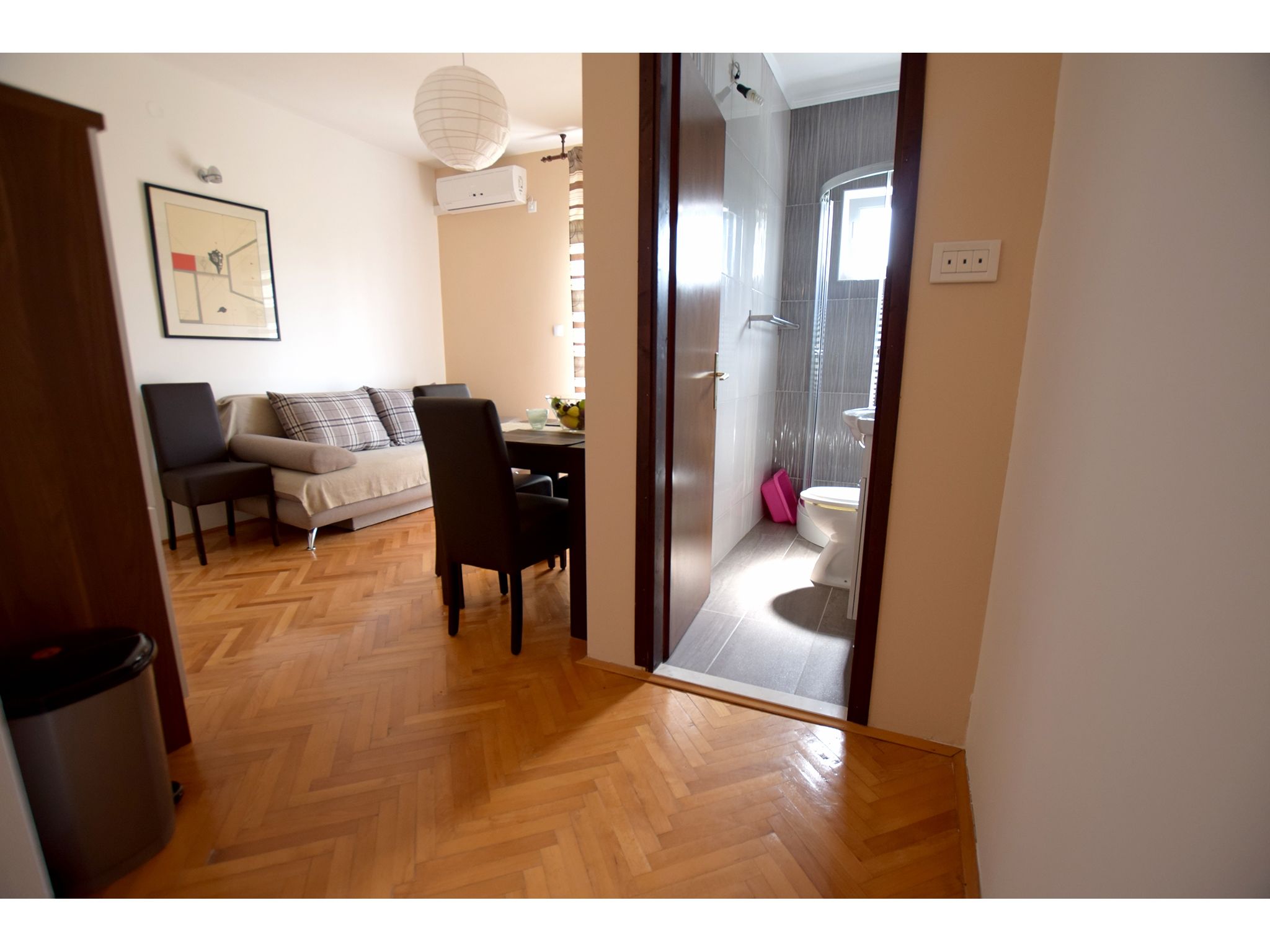 Apartments LA ROOM 40341-A2
