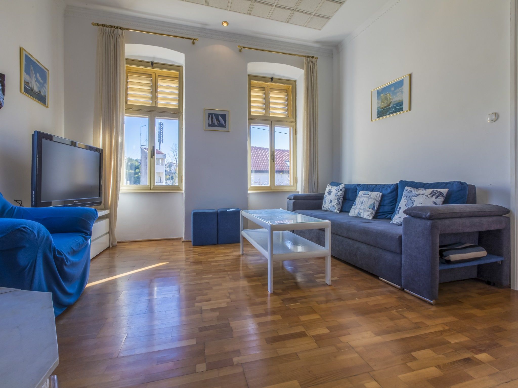 Apartment Piano 62710-A1