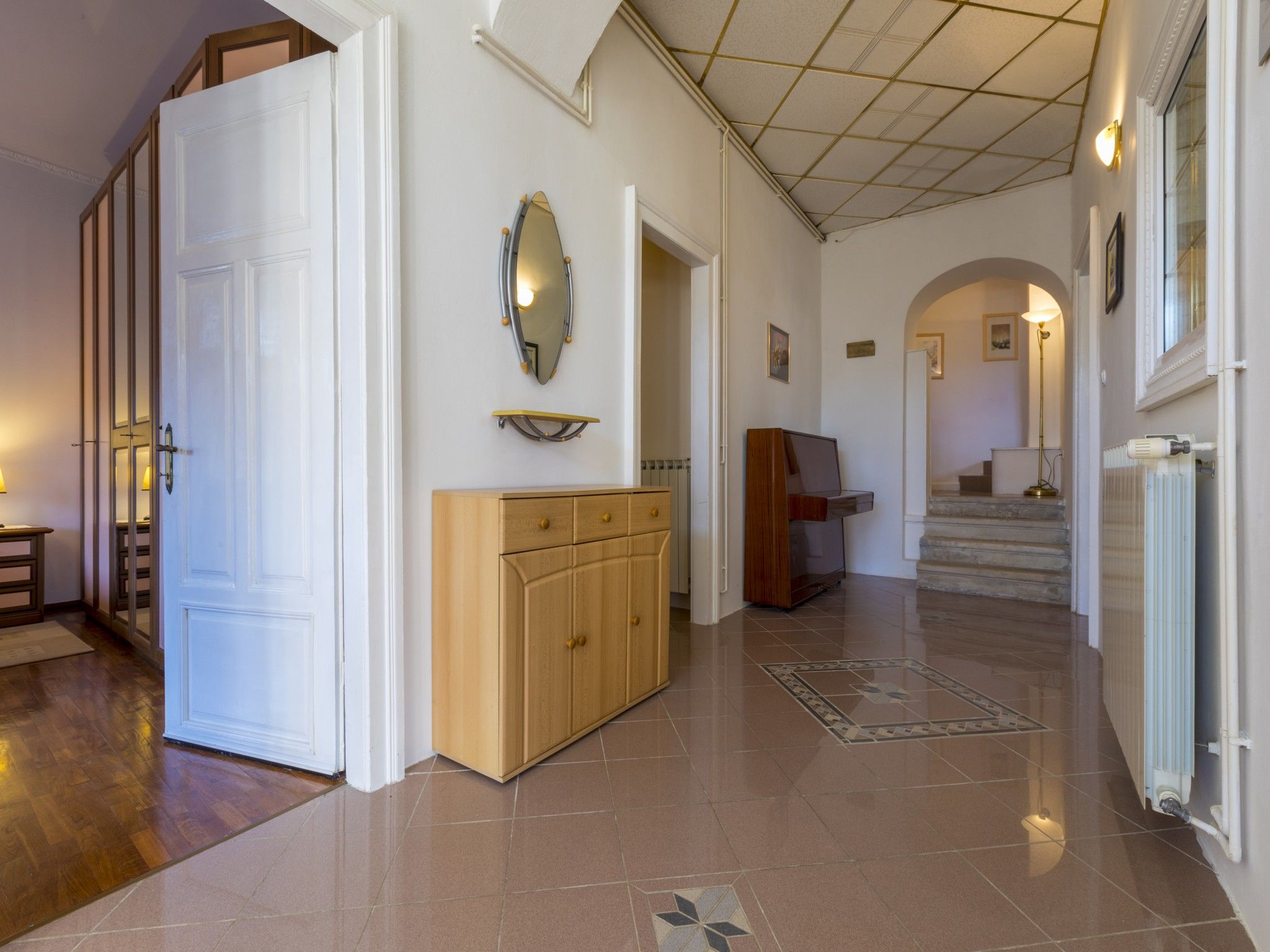Apartment Piano 62710-A1
