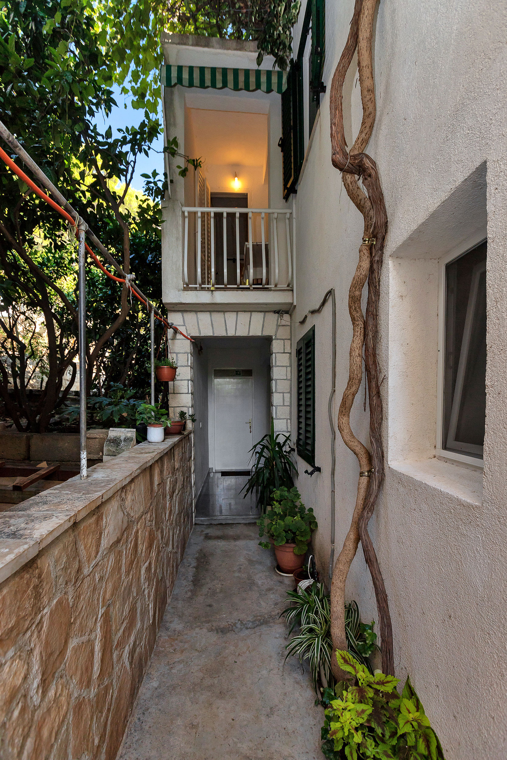 Apartments Robinzon Milivoj 58971-A3