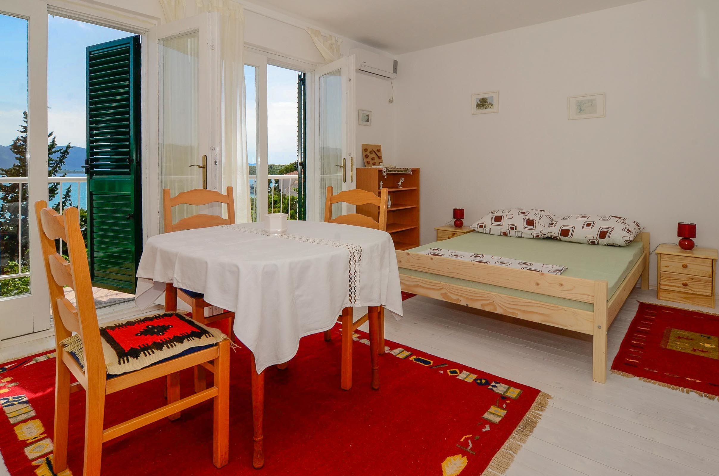 House Lovište 32934-K1