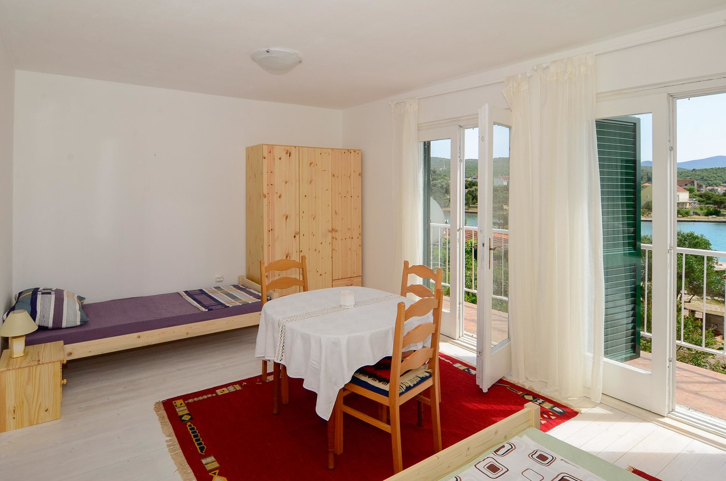 House Lovište 32934-K1