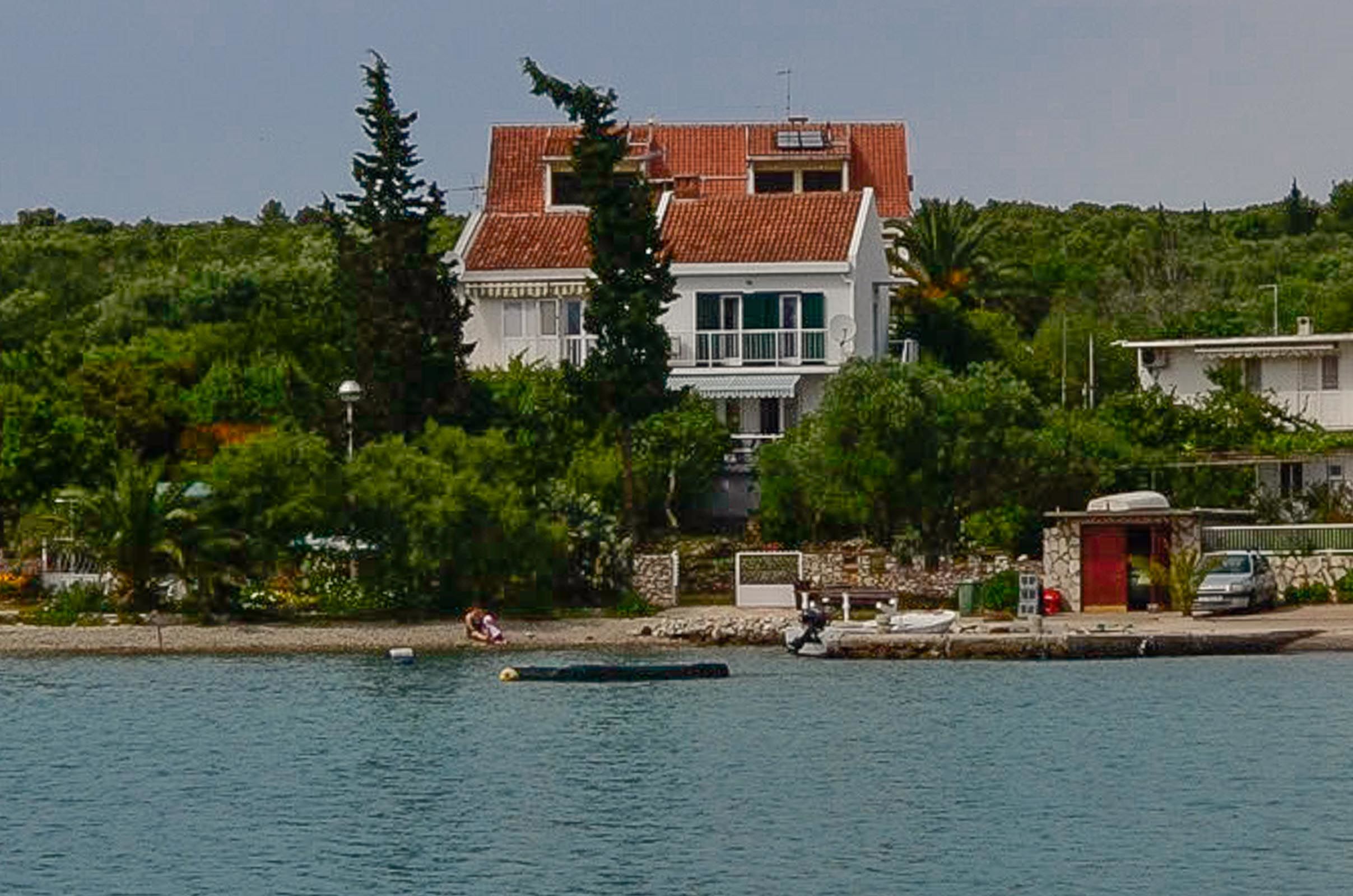 House Lovište 32934-K1