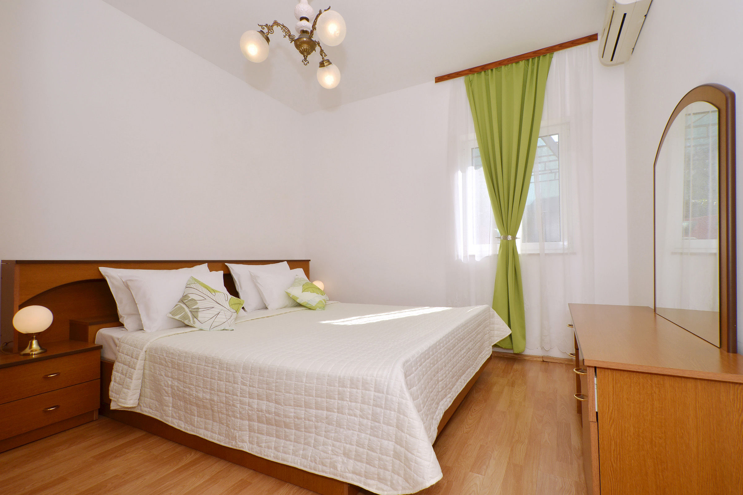 Apartments Mira 25051-A1
