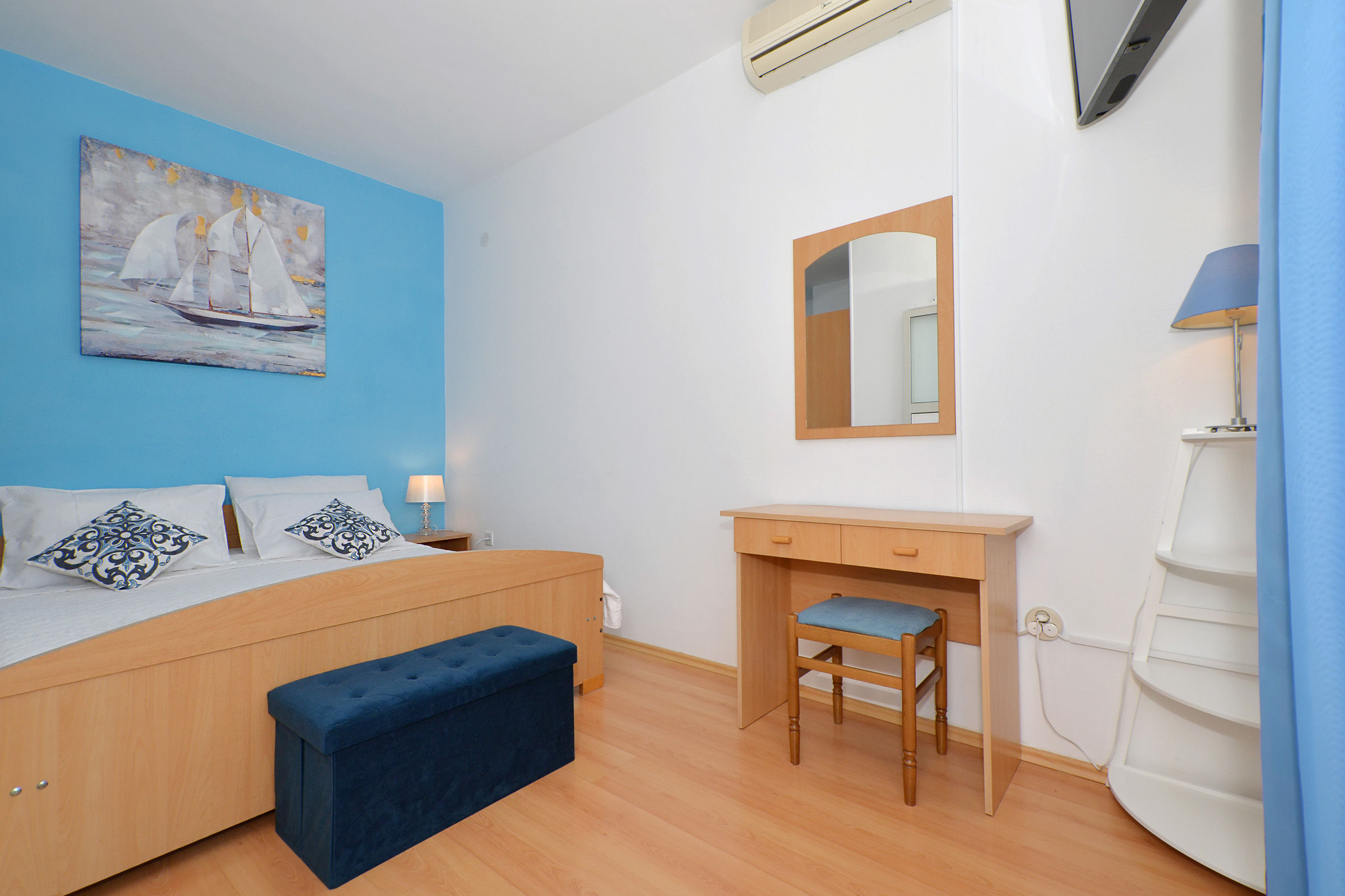 Apartments Mira 25051-A2
