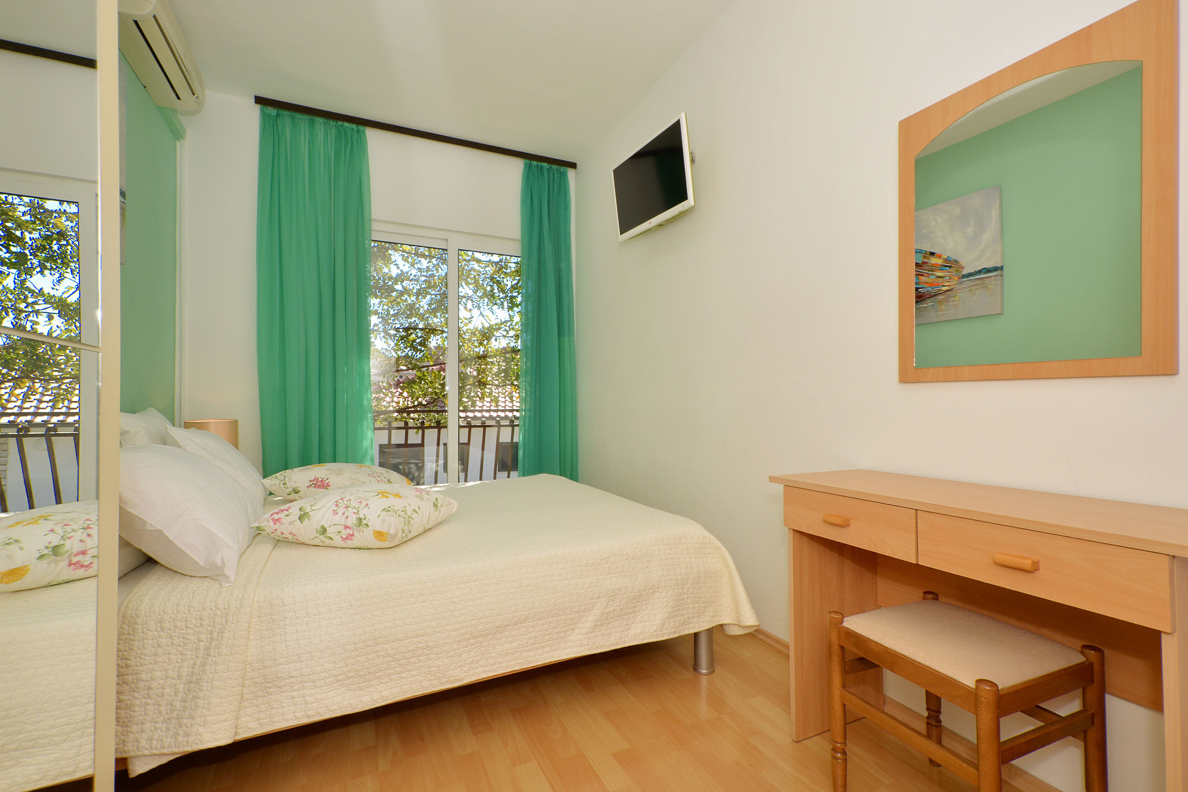 Apartments Mira 25051-A2