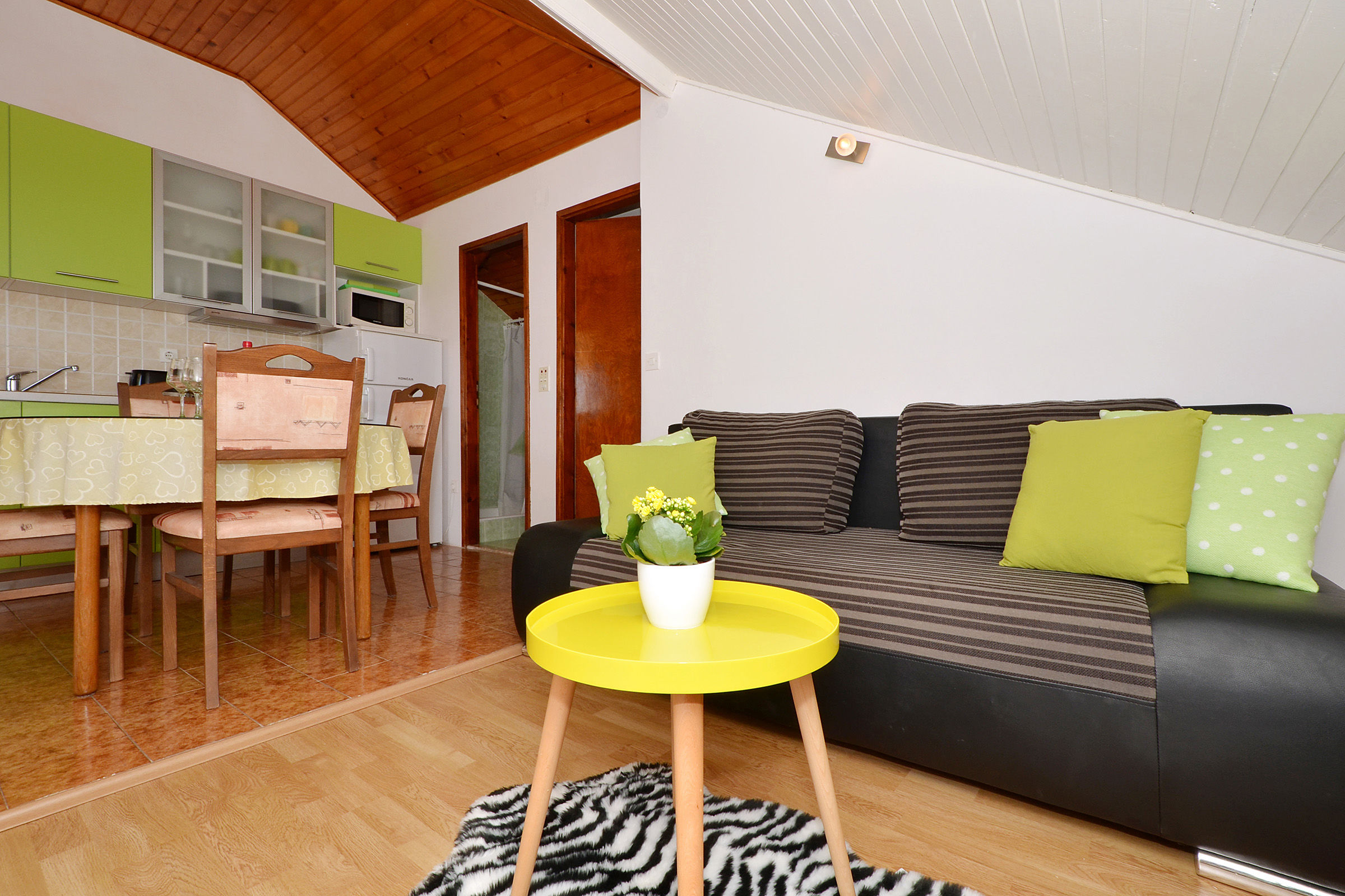 Apartments Mira 25051-A3