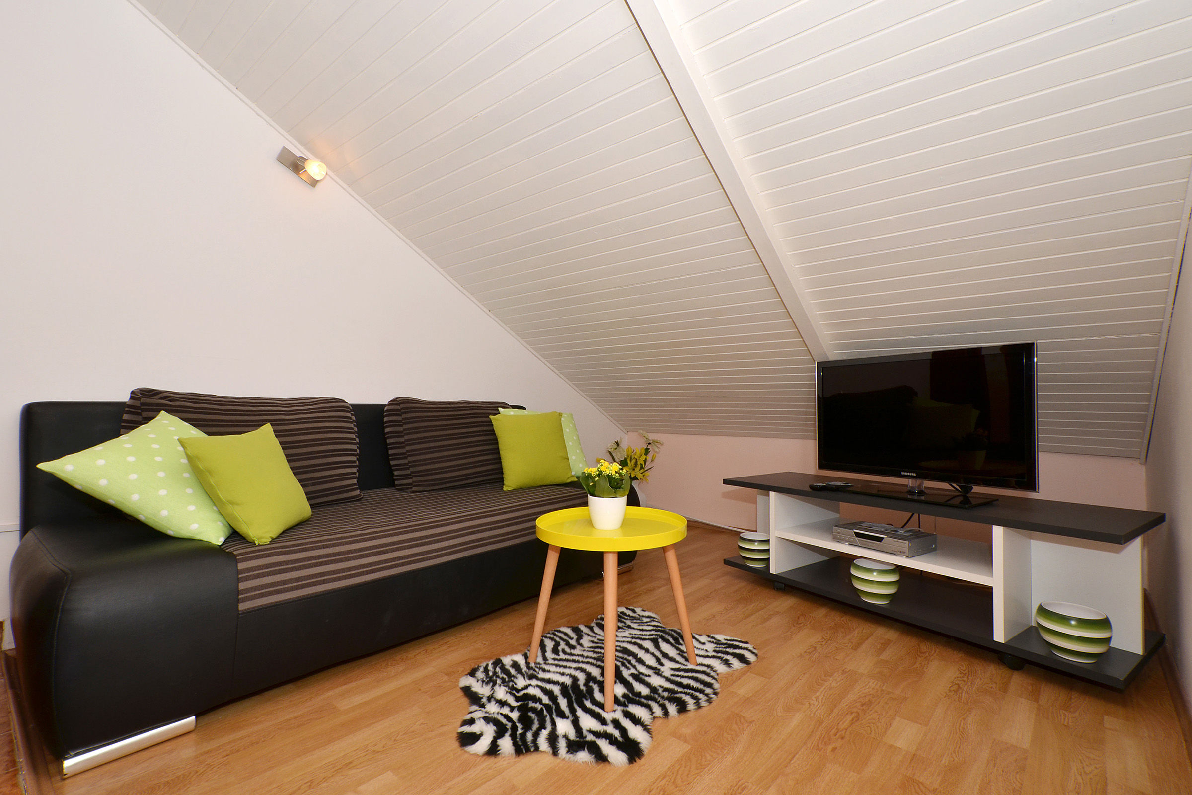 Apartments Mira 25051-A3