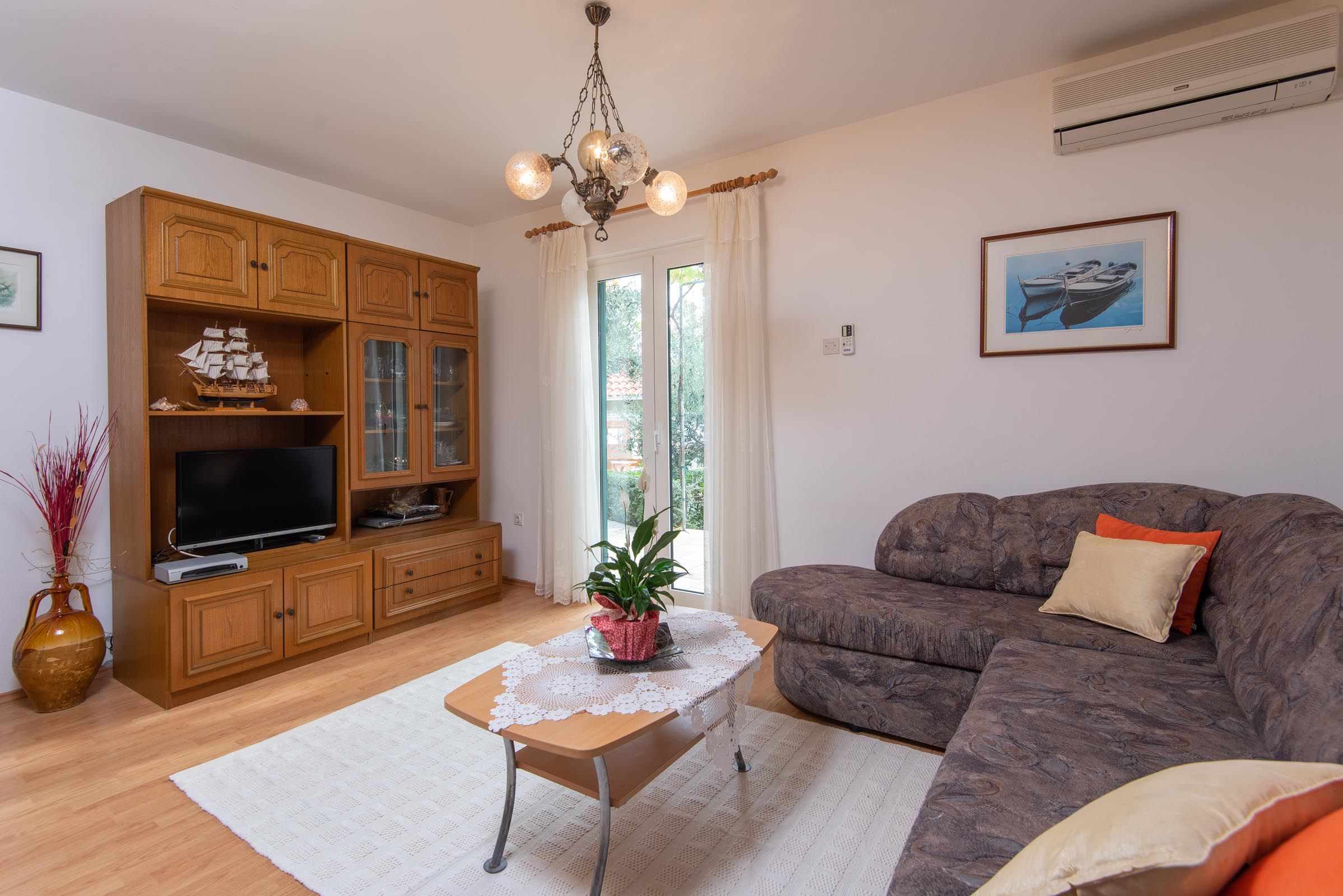 House Clarita 35245-K1