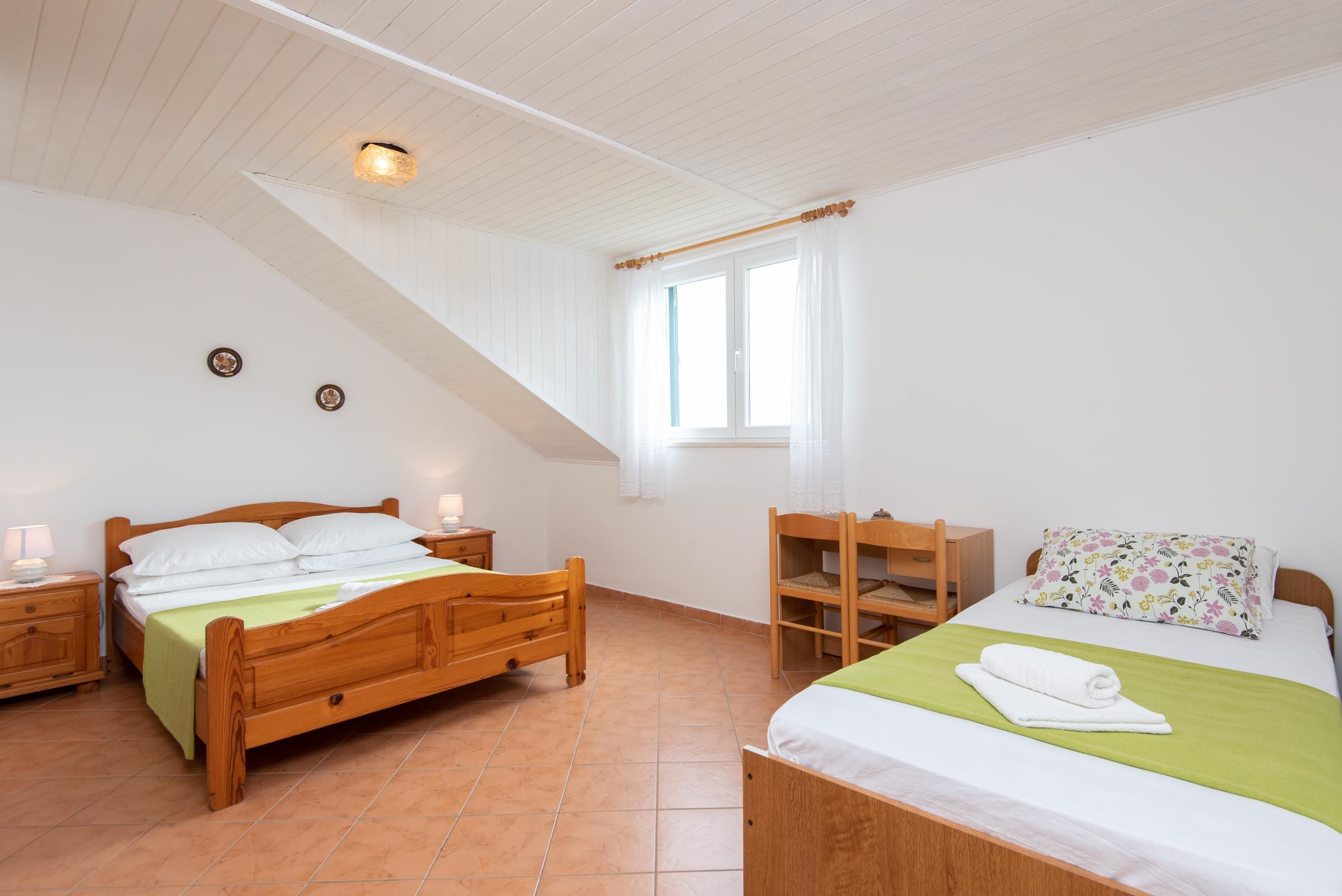 House Clarita 35245-K1