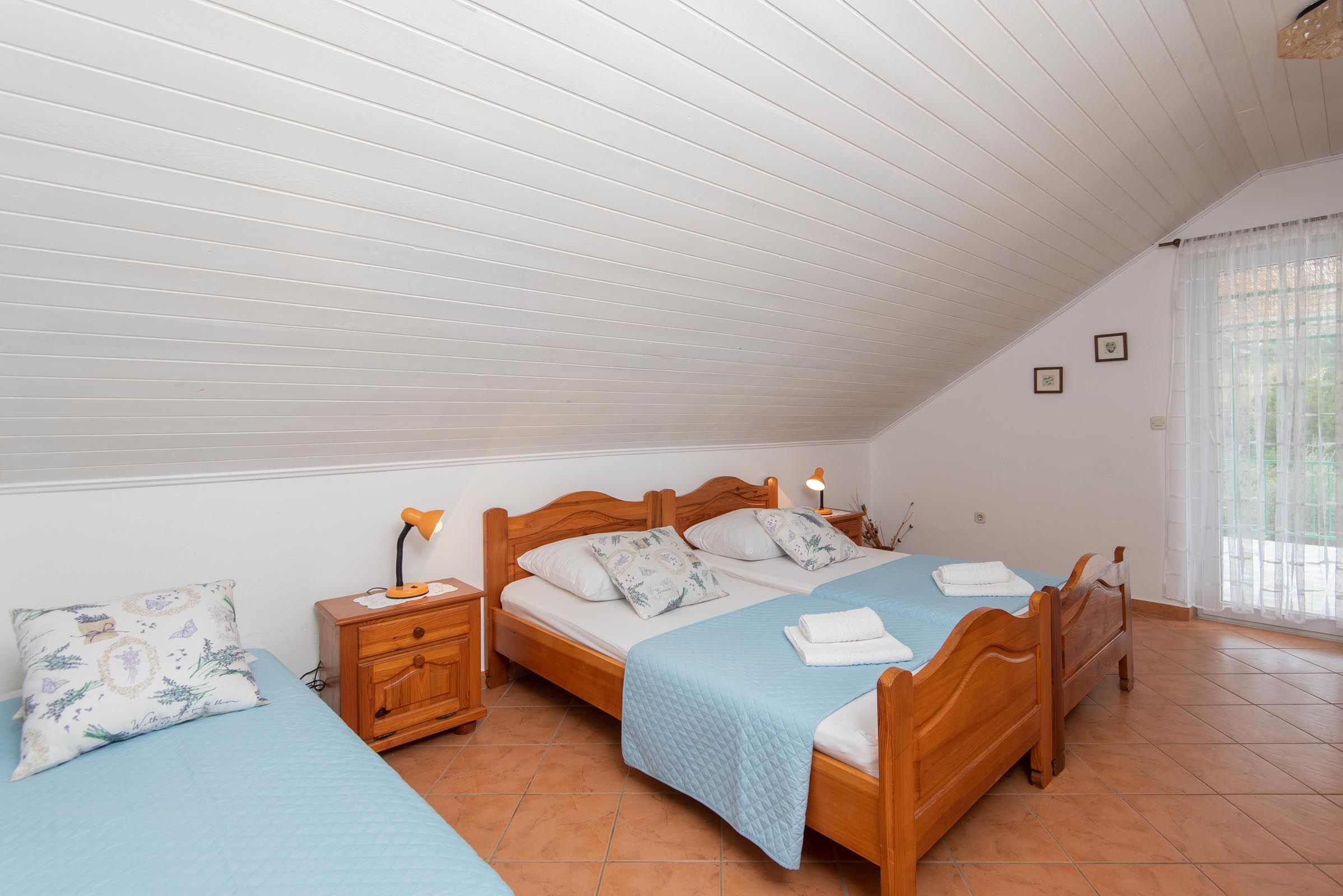 House Clarita 35245-K1