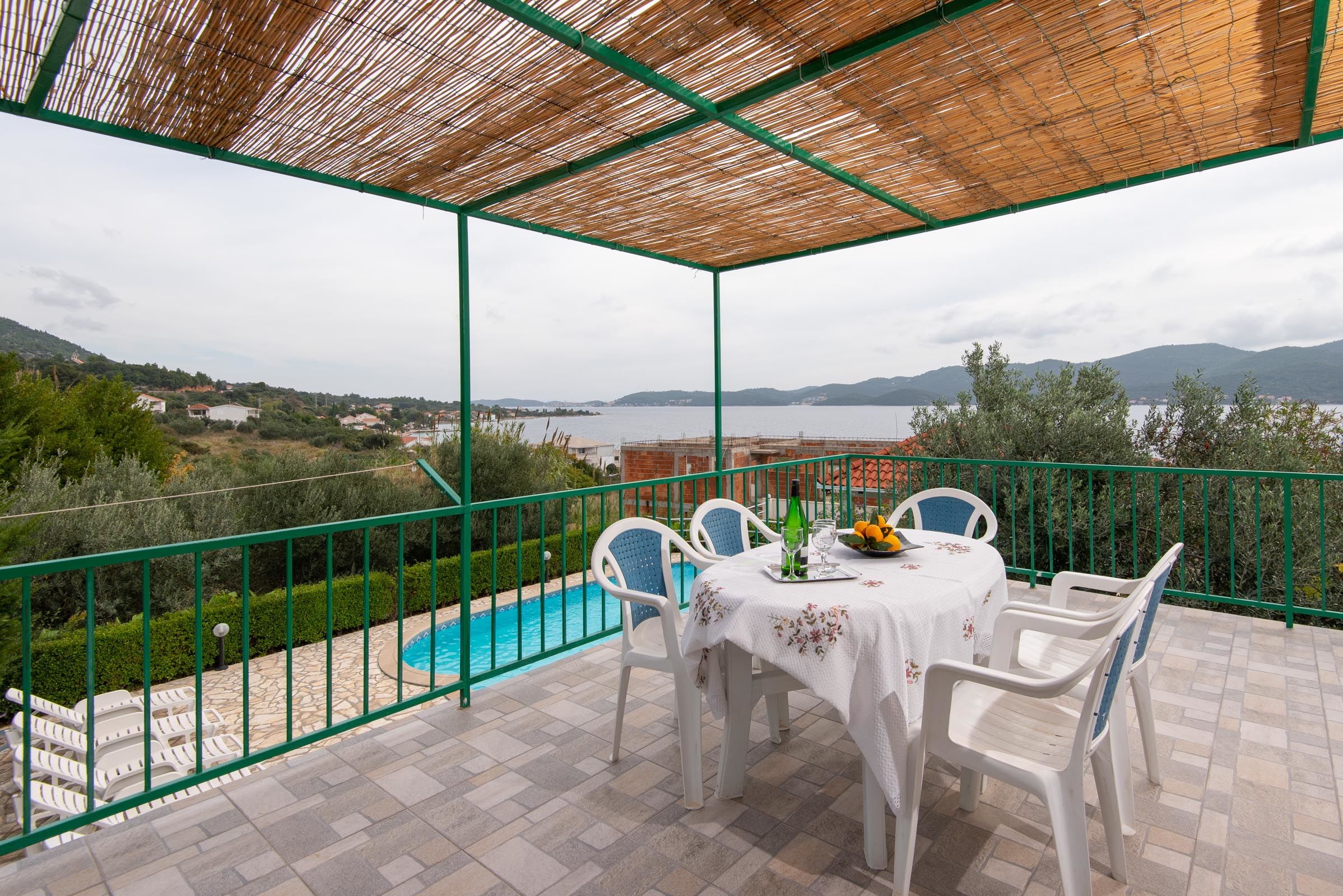 House Clarita 35245-K1