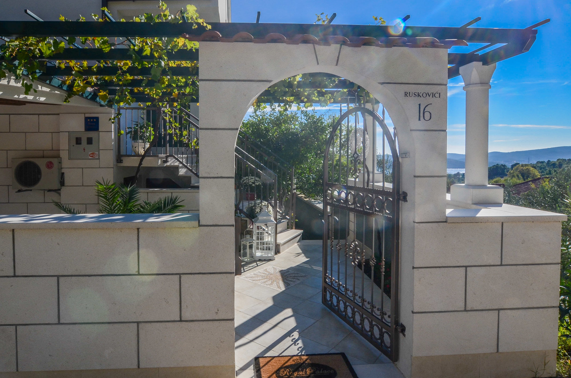 Apartments Llr 35246-A1