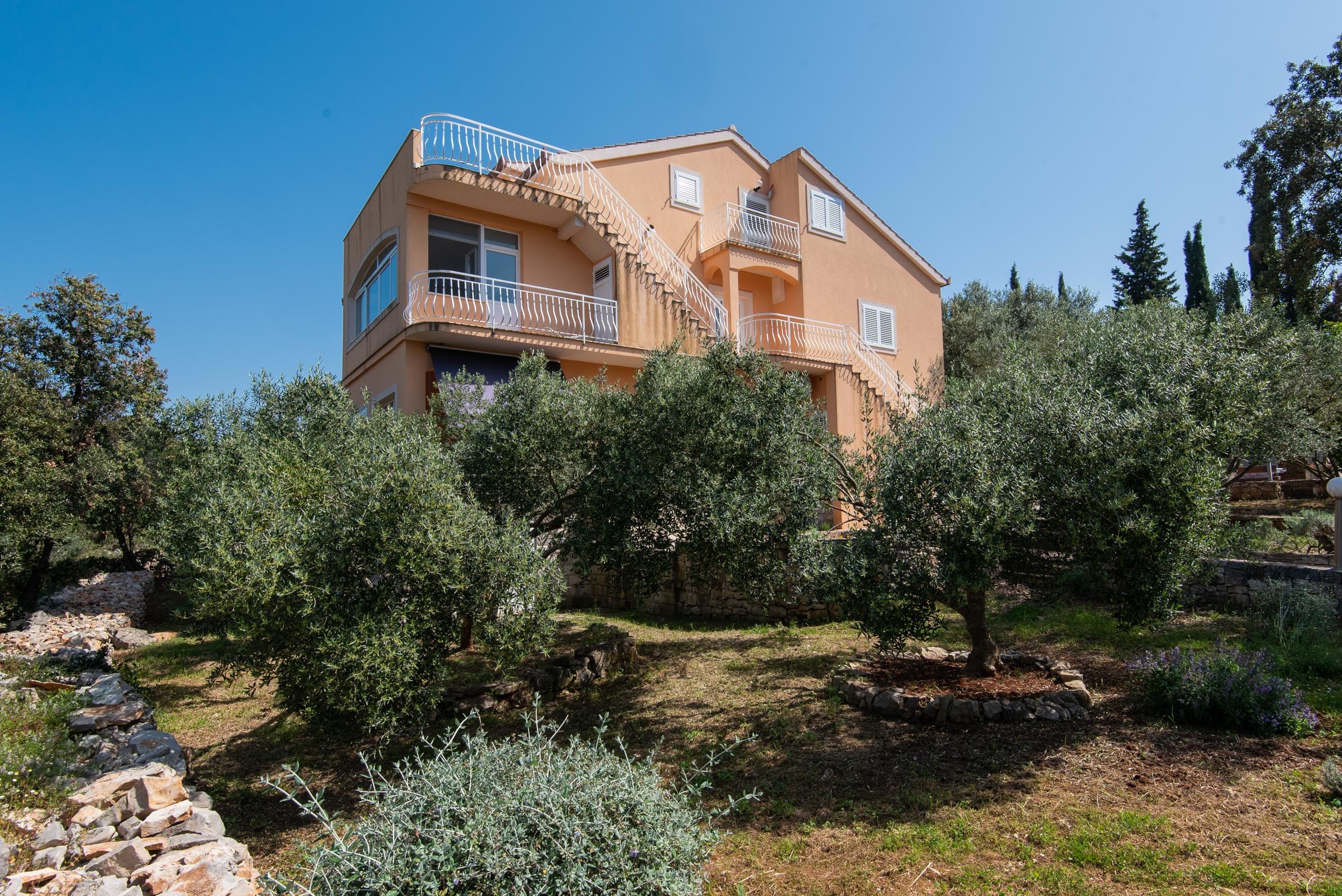 Apartment Ivona 35247-A1
