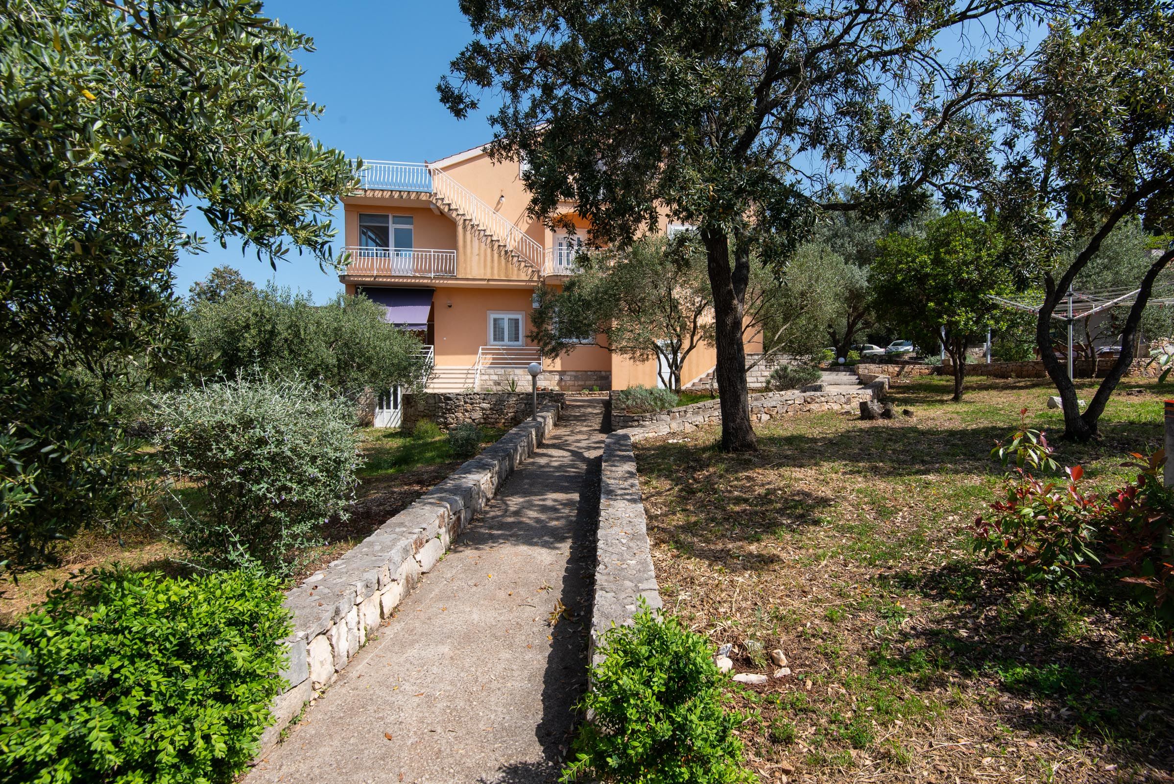 Apartment Ivona 35247-A1