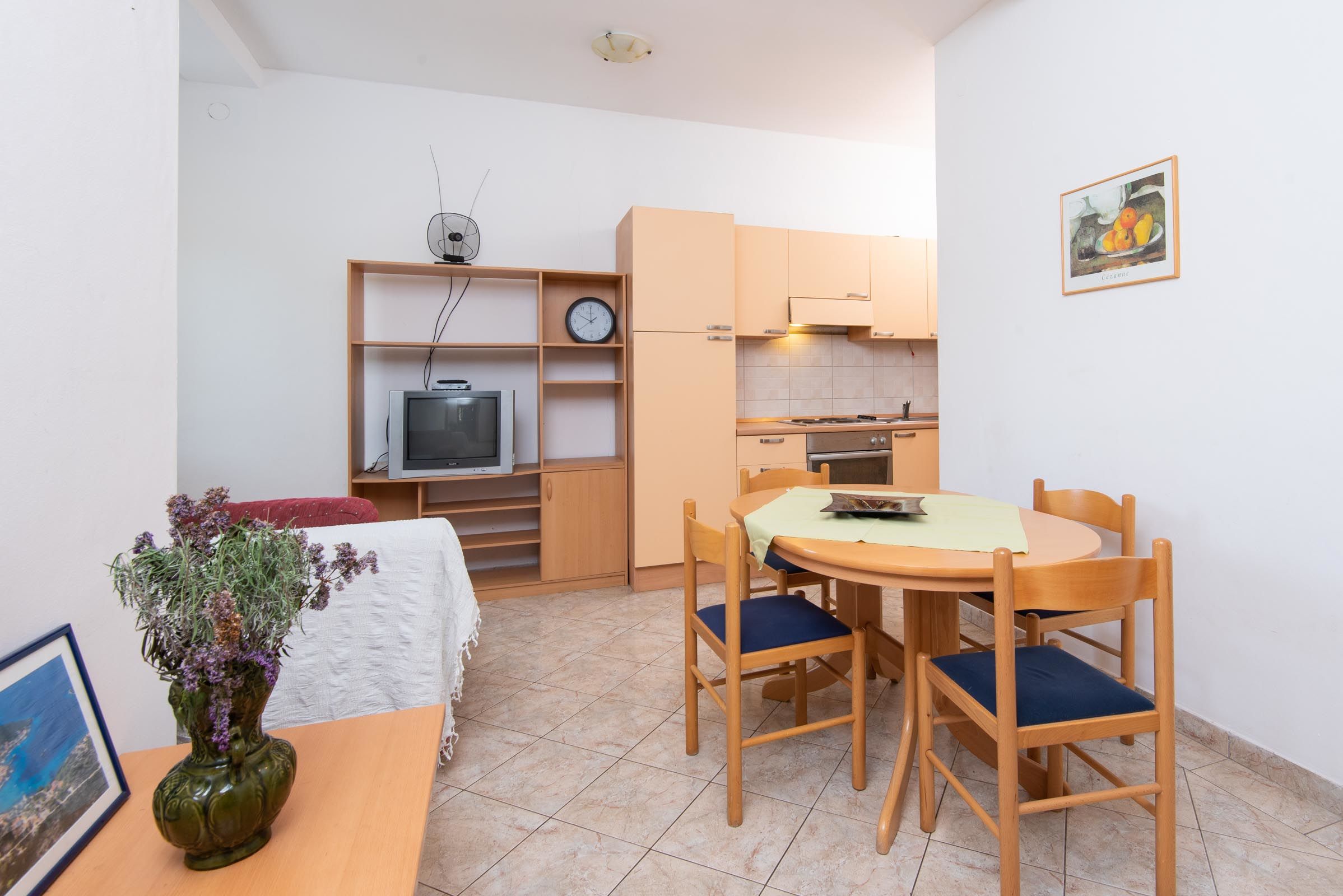 Apartment Ivona 35247-A2