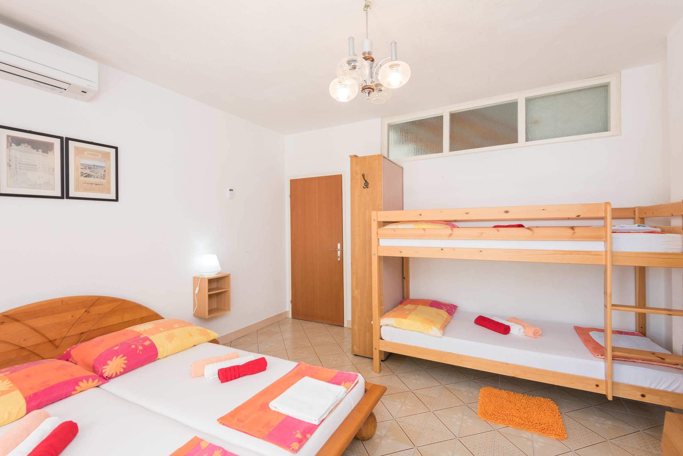 Apartments and Rooms PAPICA 35248-A1