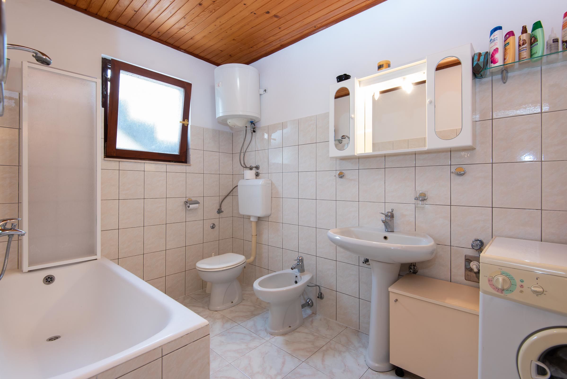 Apartments Gorjana 59583-A1