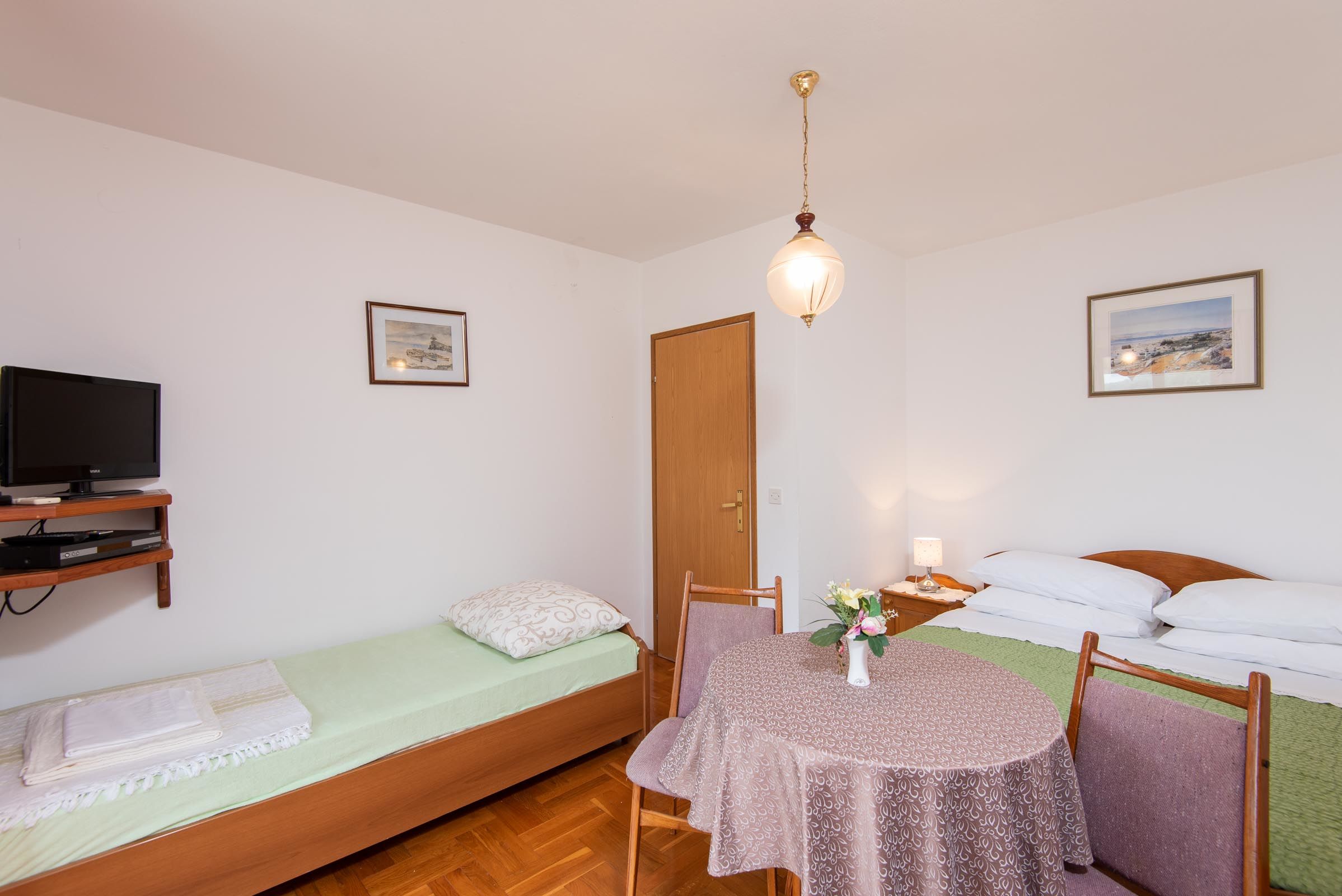 Apartments Gorjana 59583-A3