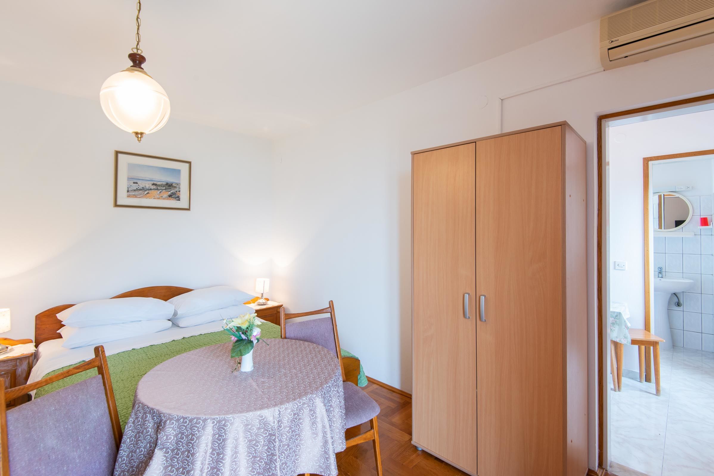 Apartments Gorjana 59583-A3