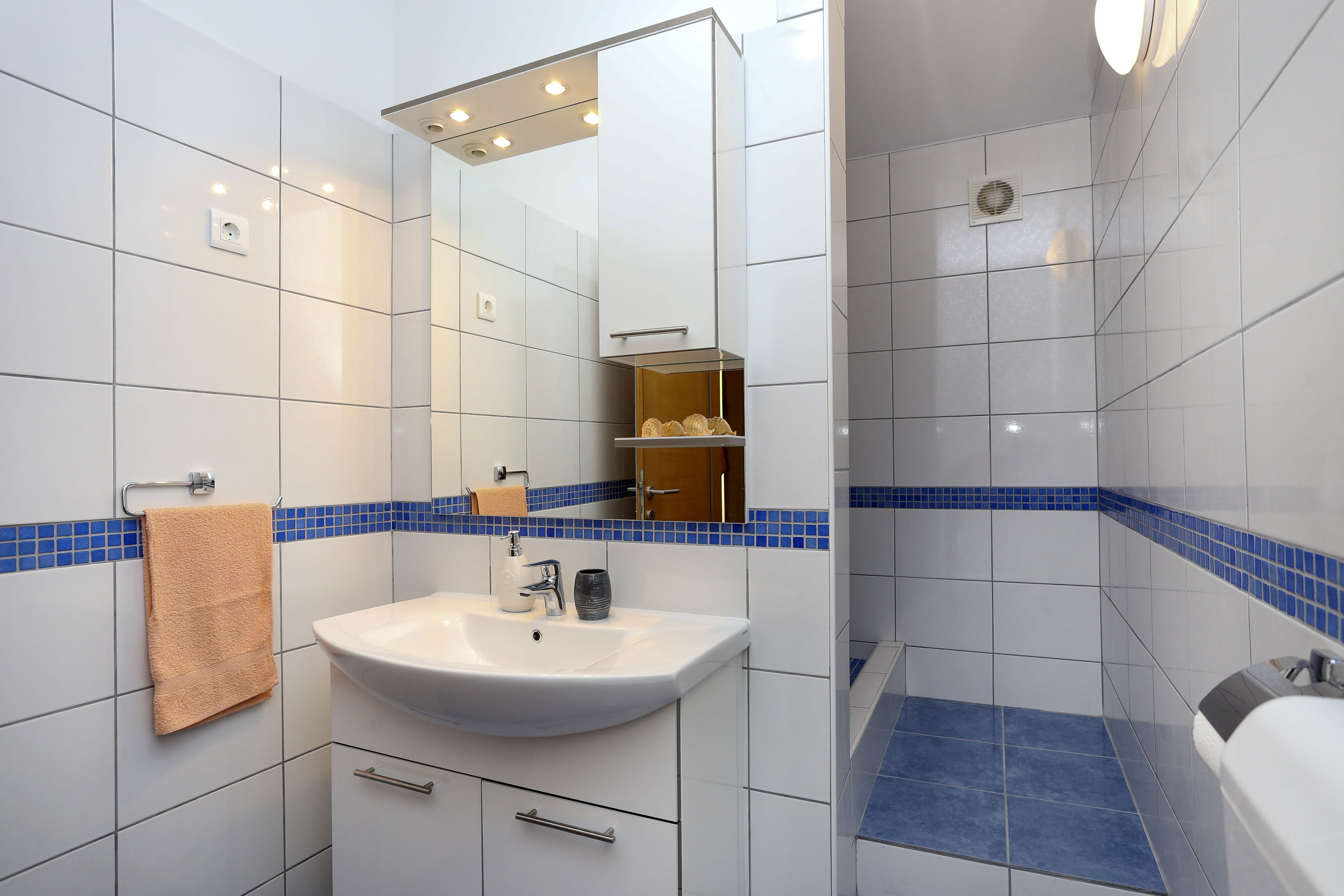 House Marijan 43541-K1