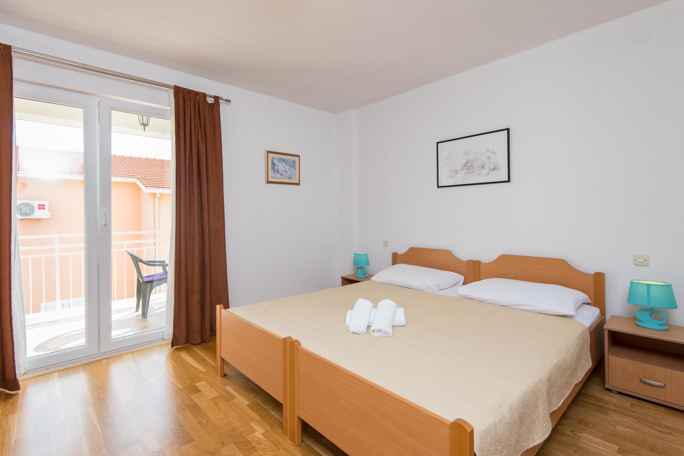 Apartments Ivica 59589-A1