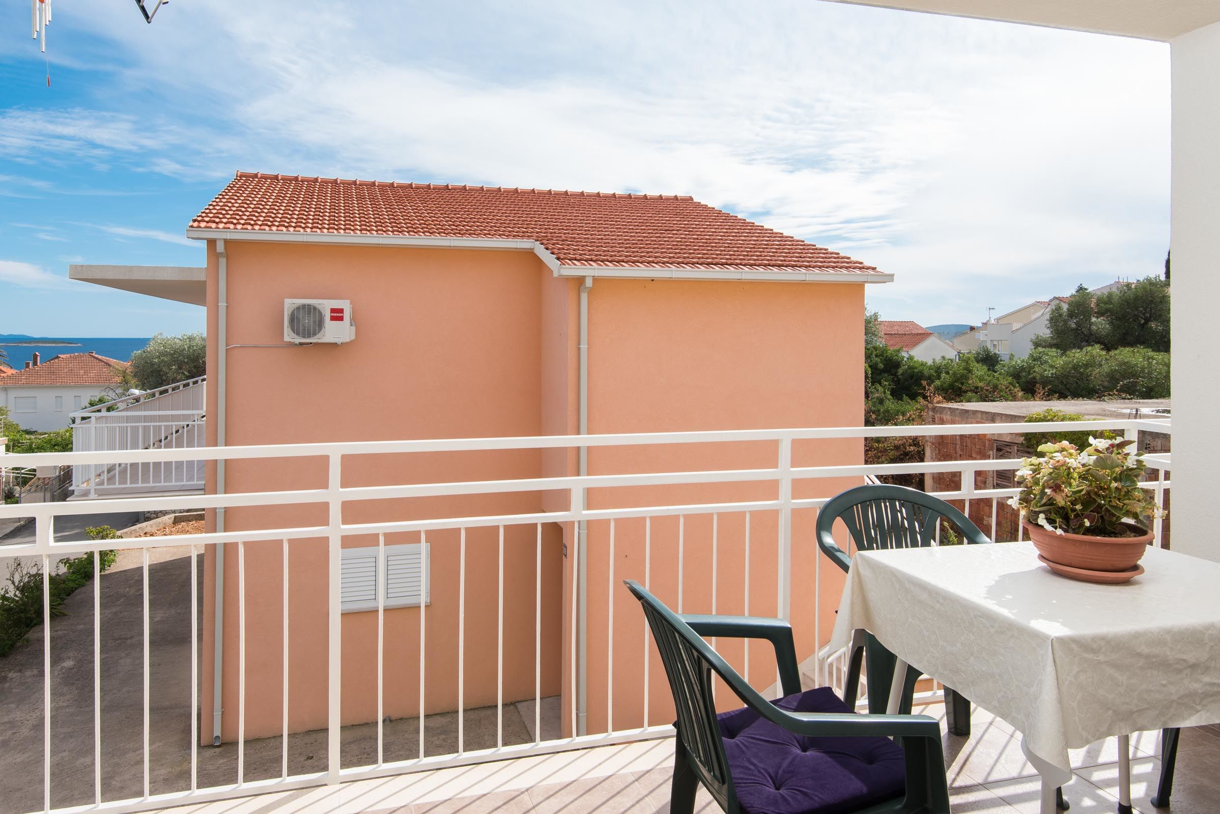 Apartments Ivica 59589-A1