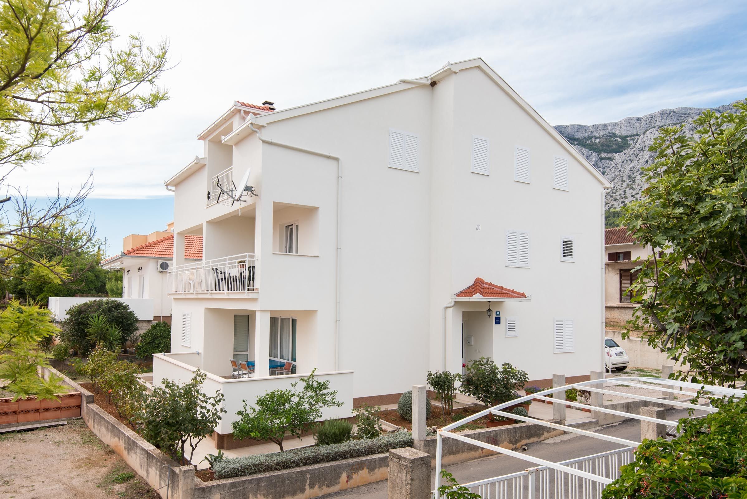 Apartments Ivica 59589-A2