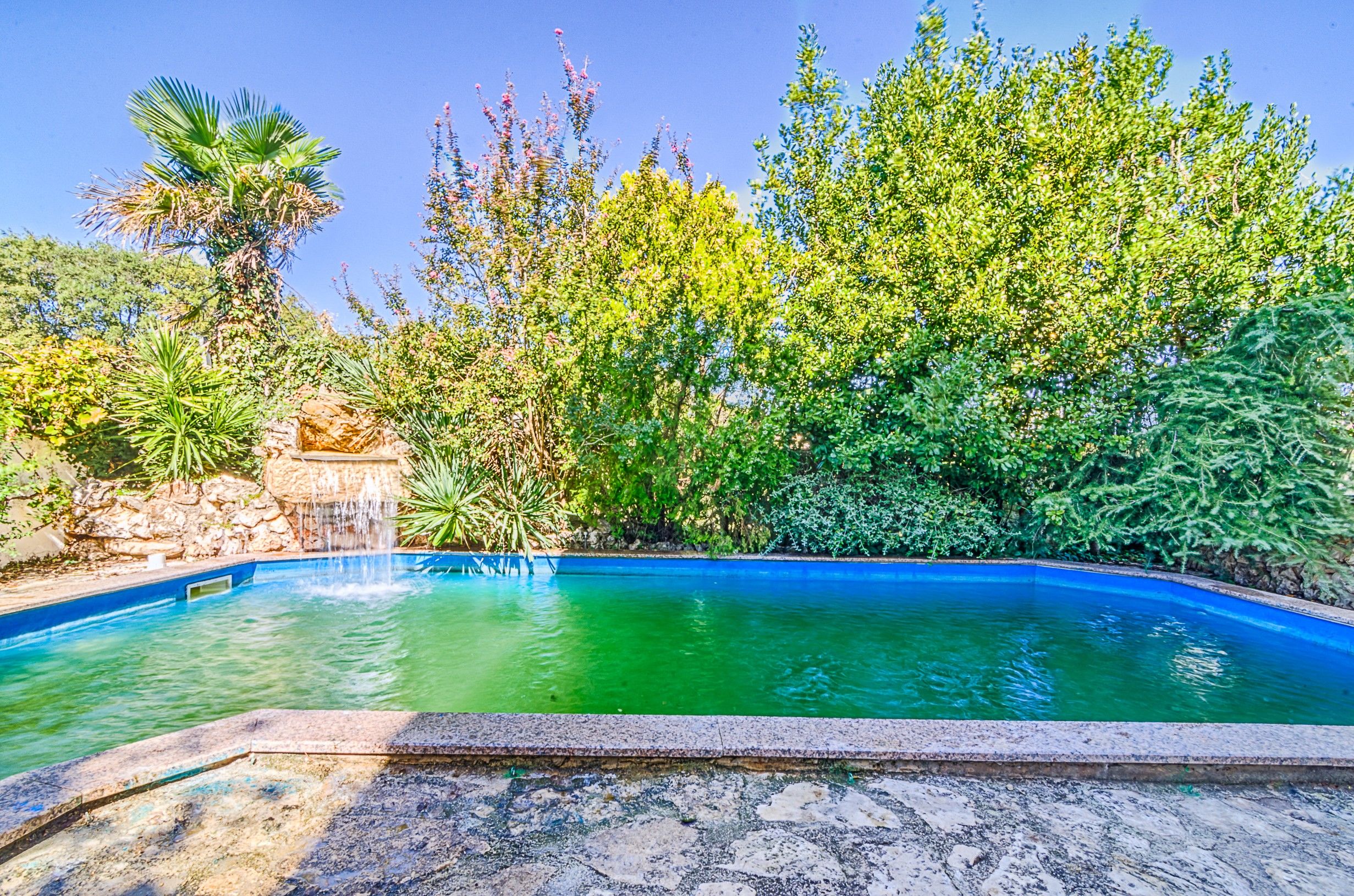 Photo of Apartments Marin sa bazenom