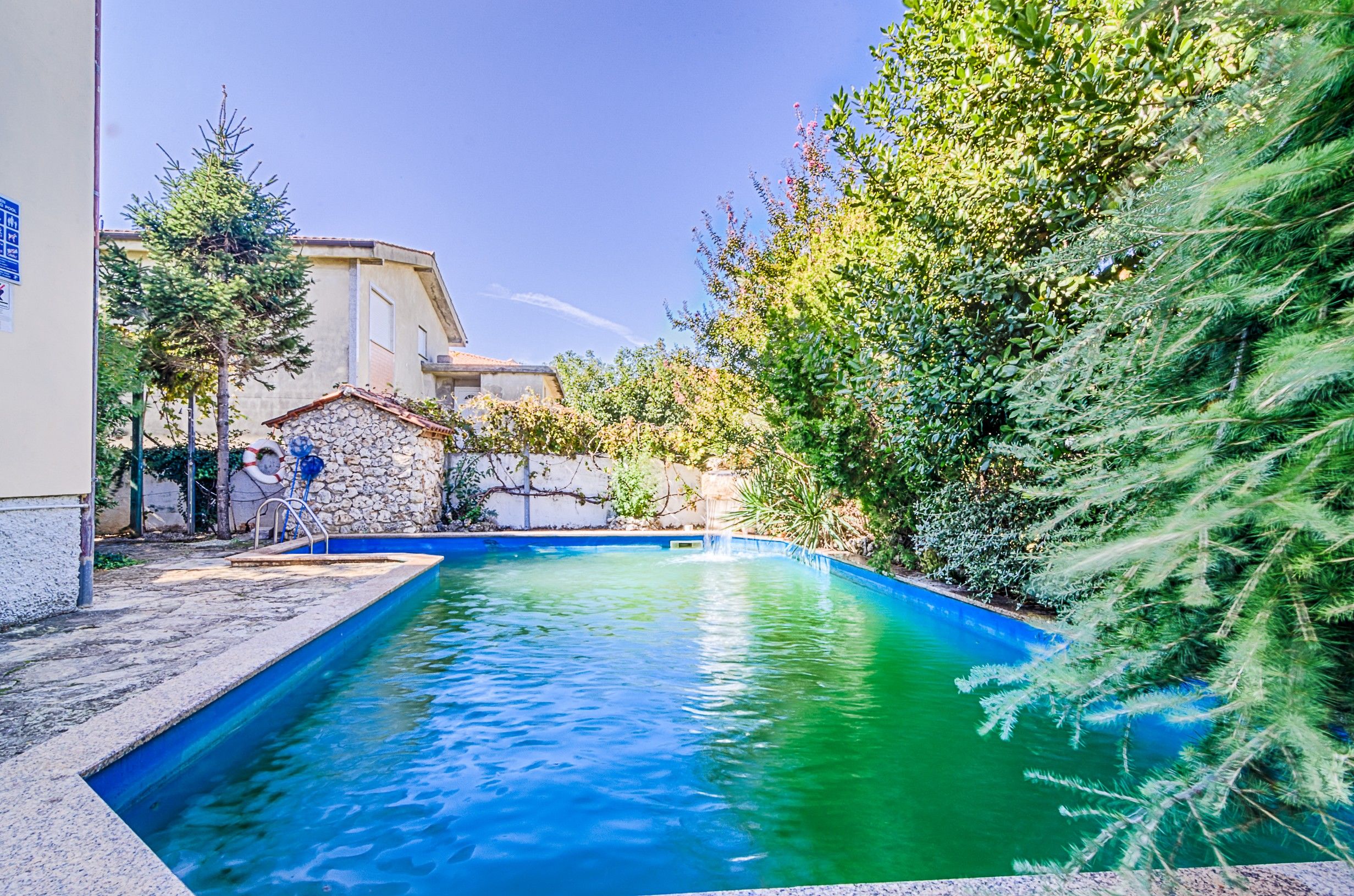 Photo of Apartments Marin sa bazenom