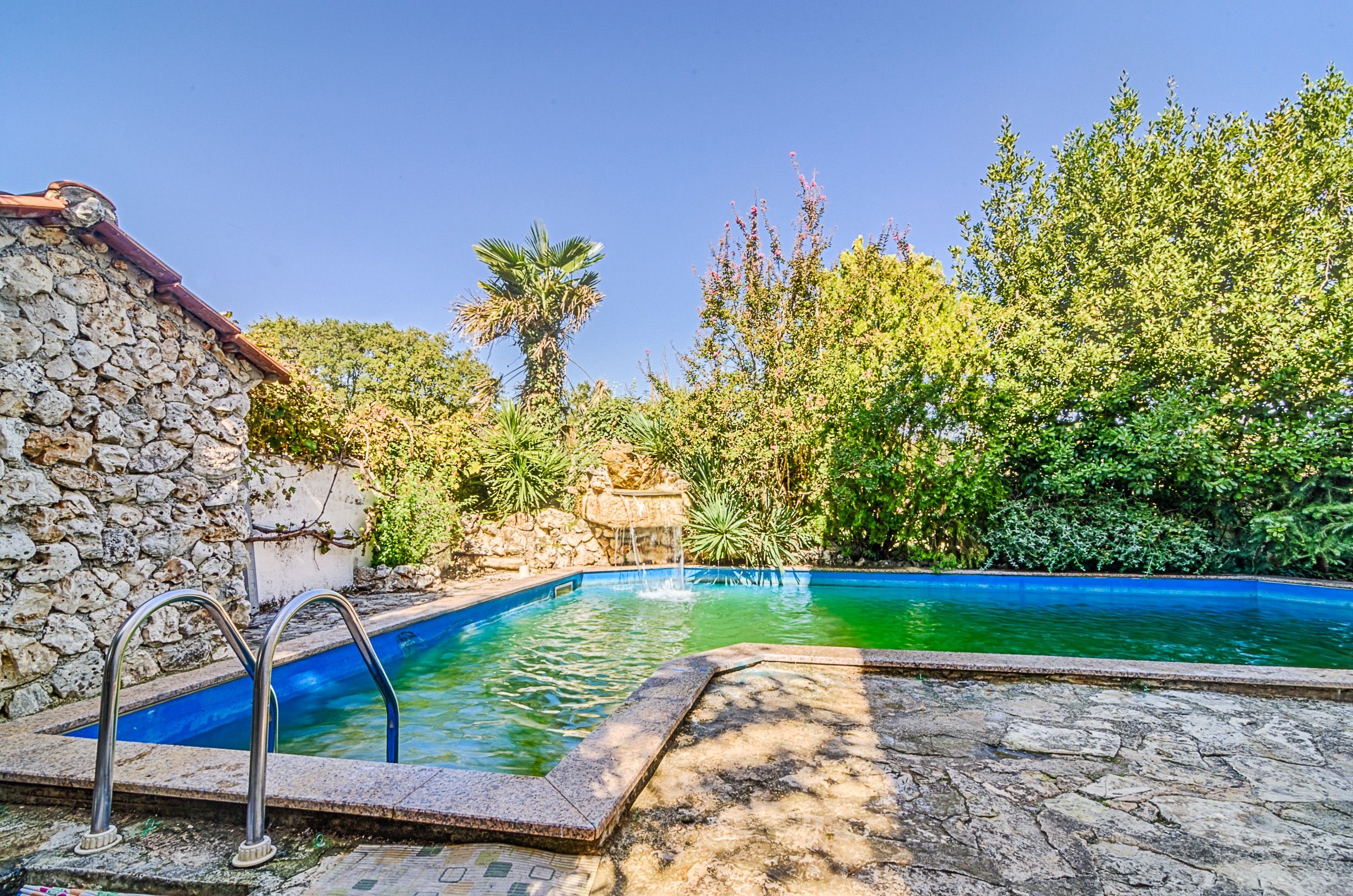 Photo of Apartments Marin sa bazenom