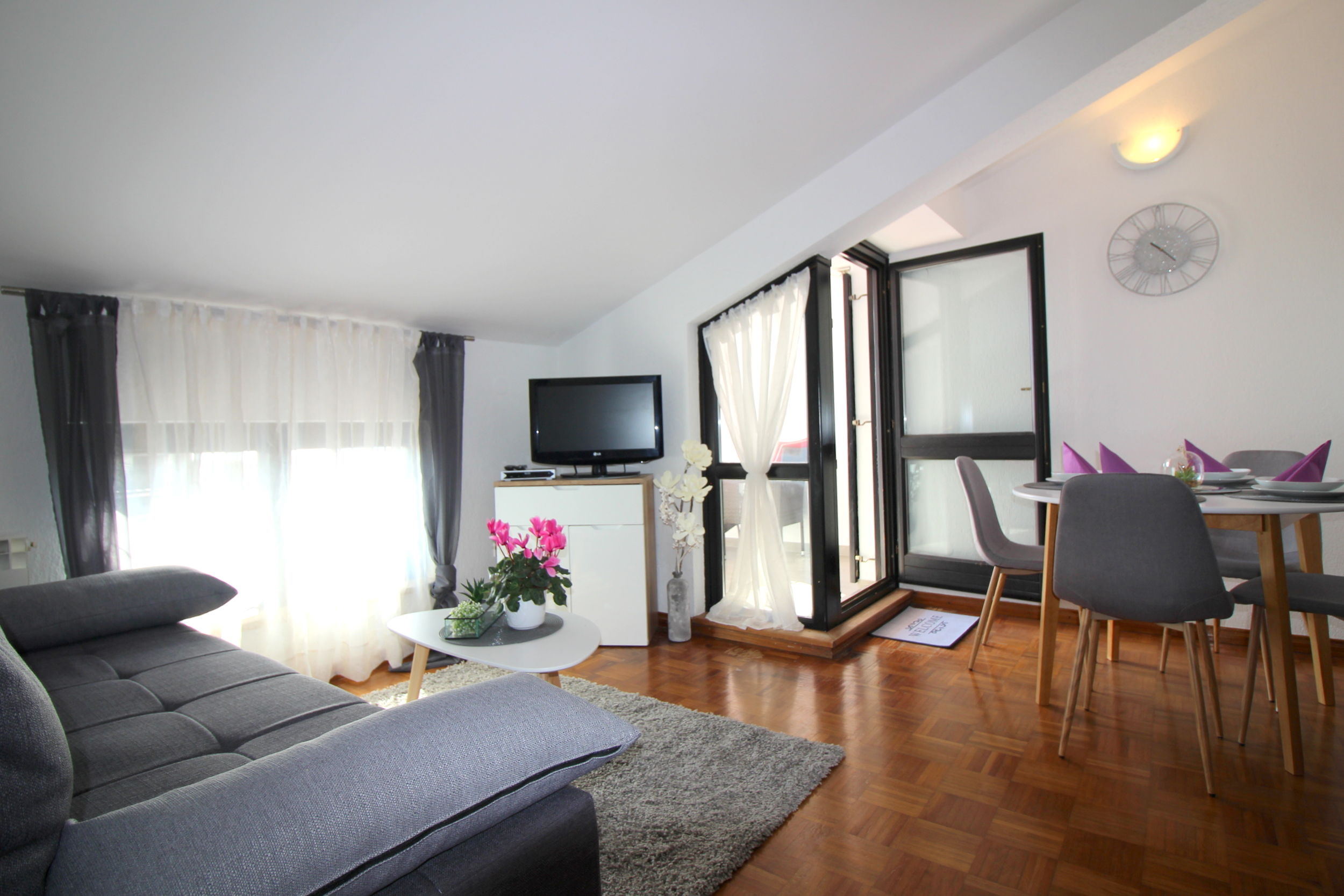 Apartments Vista 15502-A2