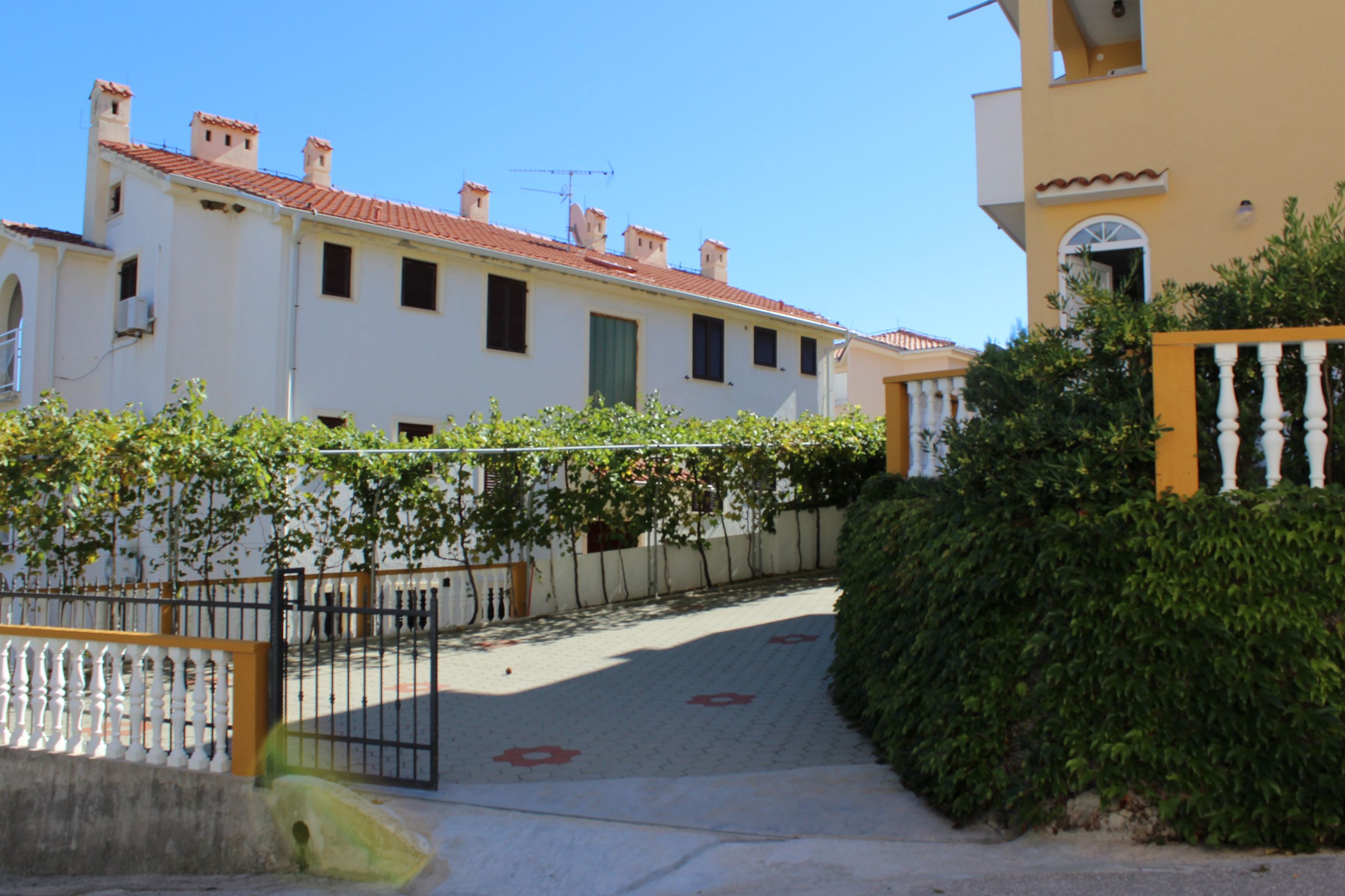 Apartments Capić Zarok 69401-A4