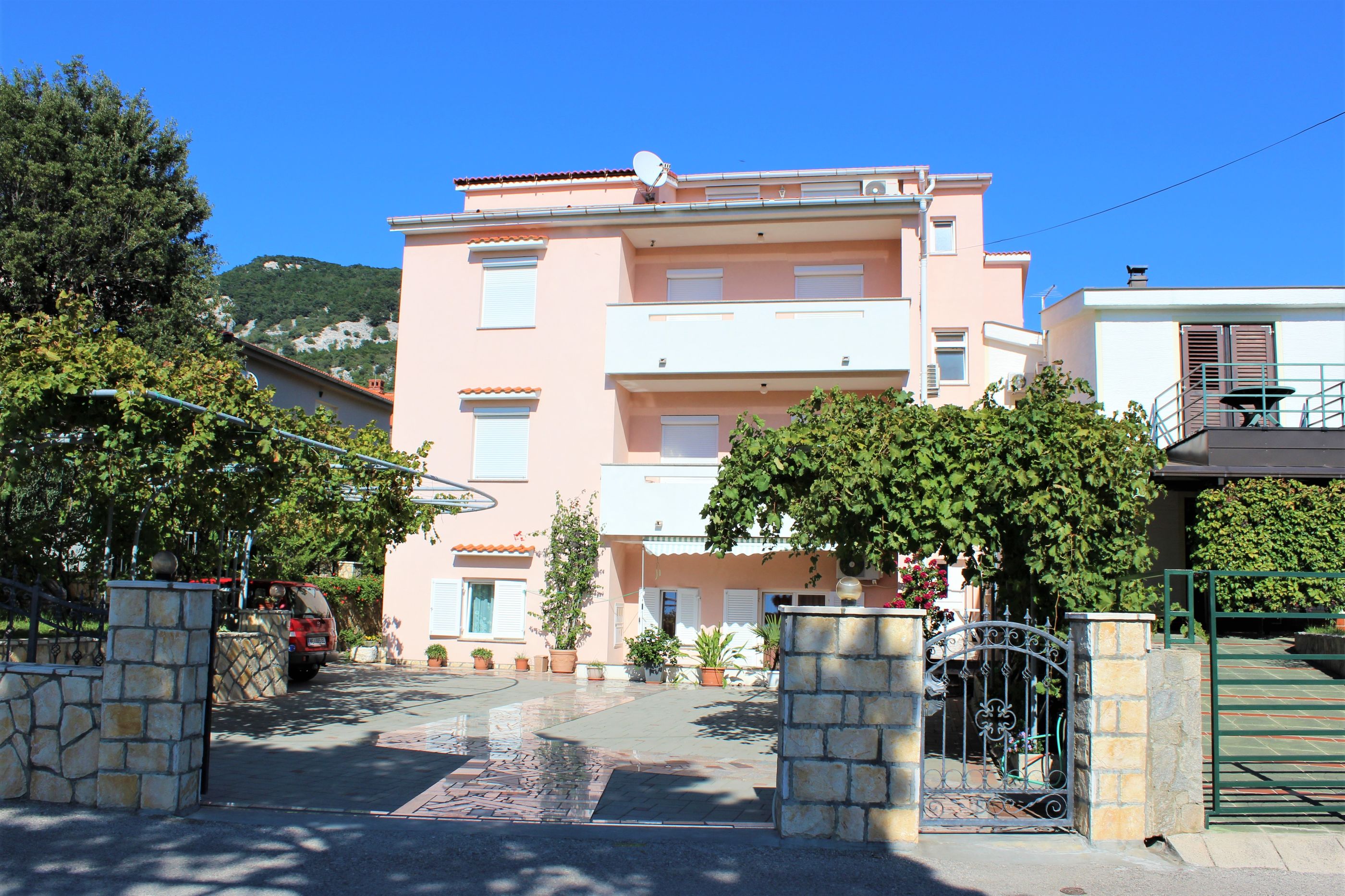 Apartments Lucijana 69111-A5