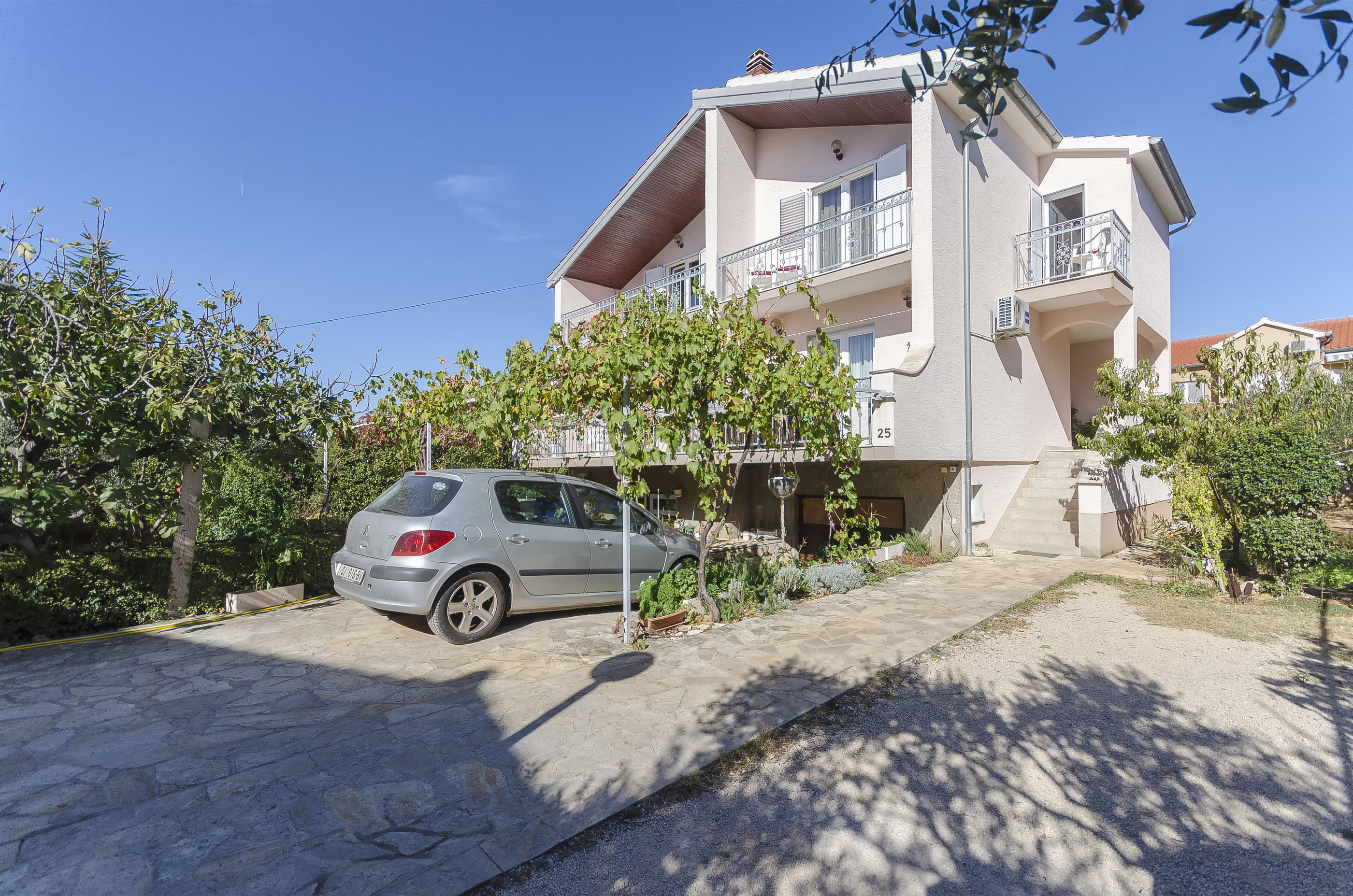 Apartment and Rooms Ema 11471-A1