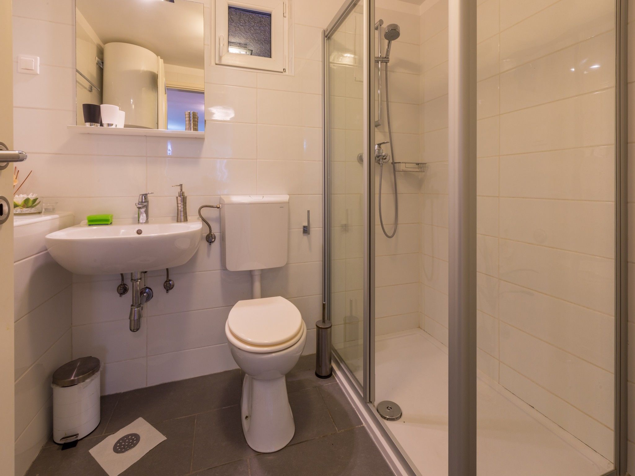 Apartments Hinic 62654-A1