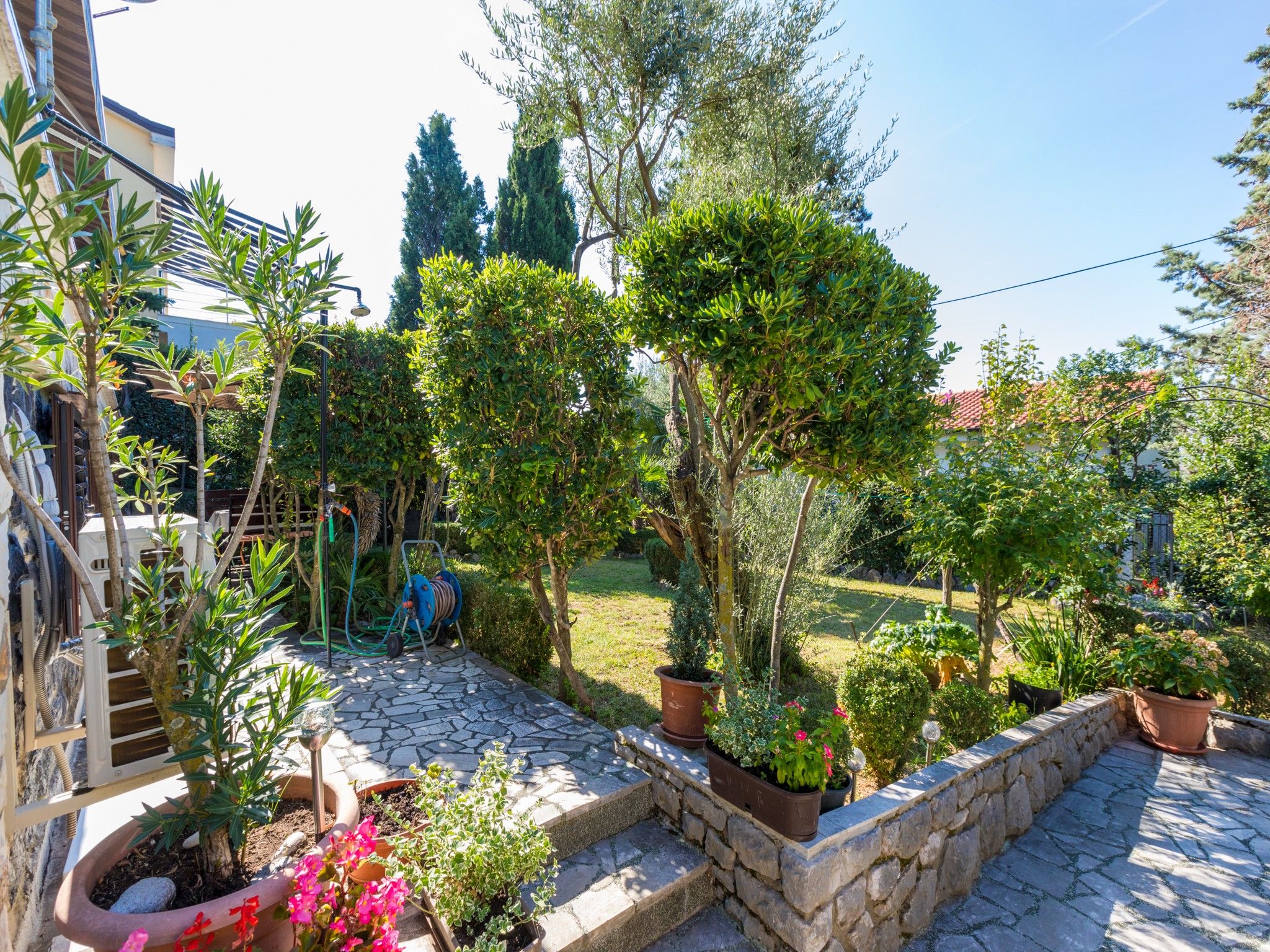 Apartments Hinic 62654-A1