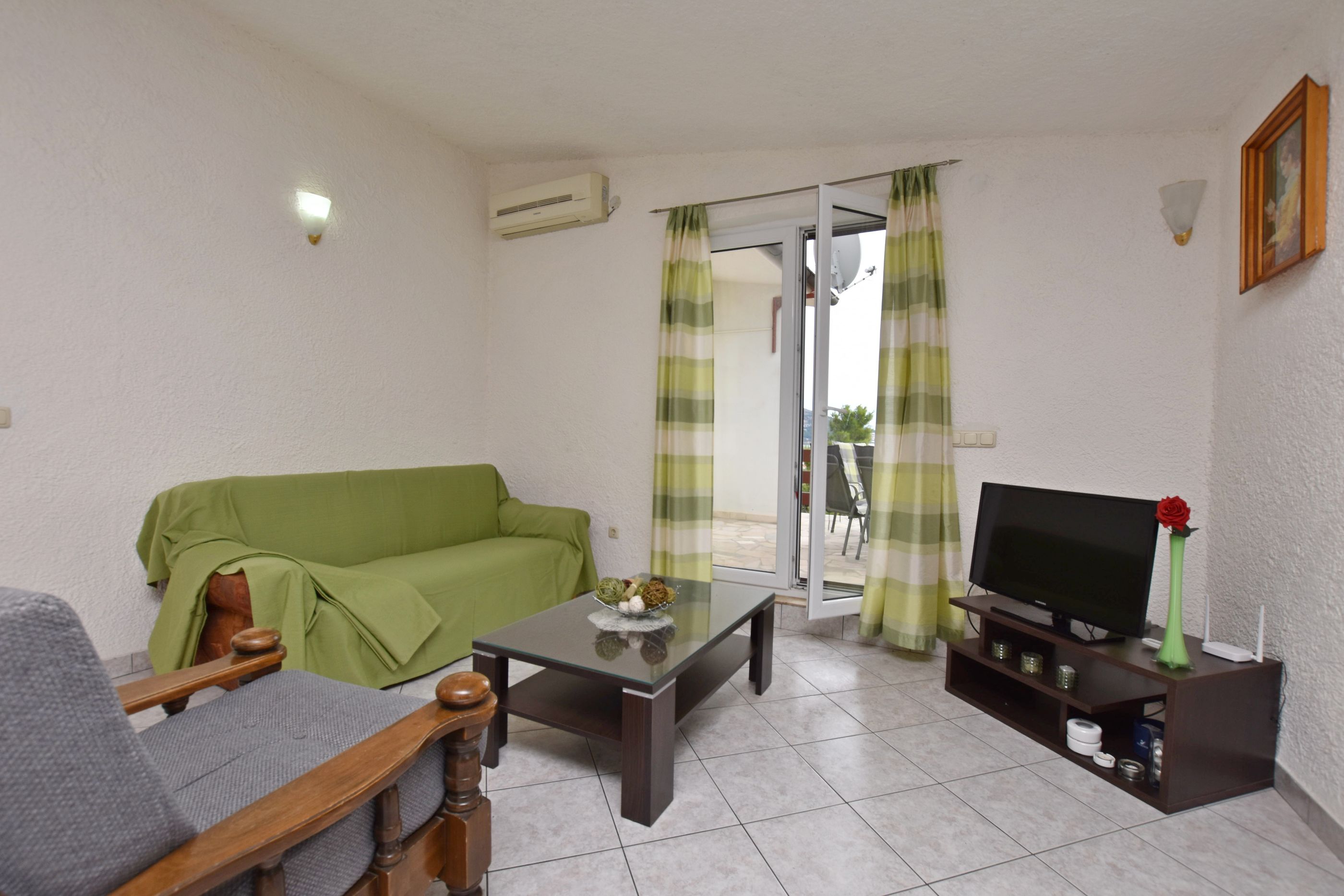 Apartments Mladen 12941-A1