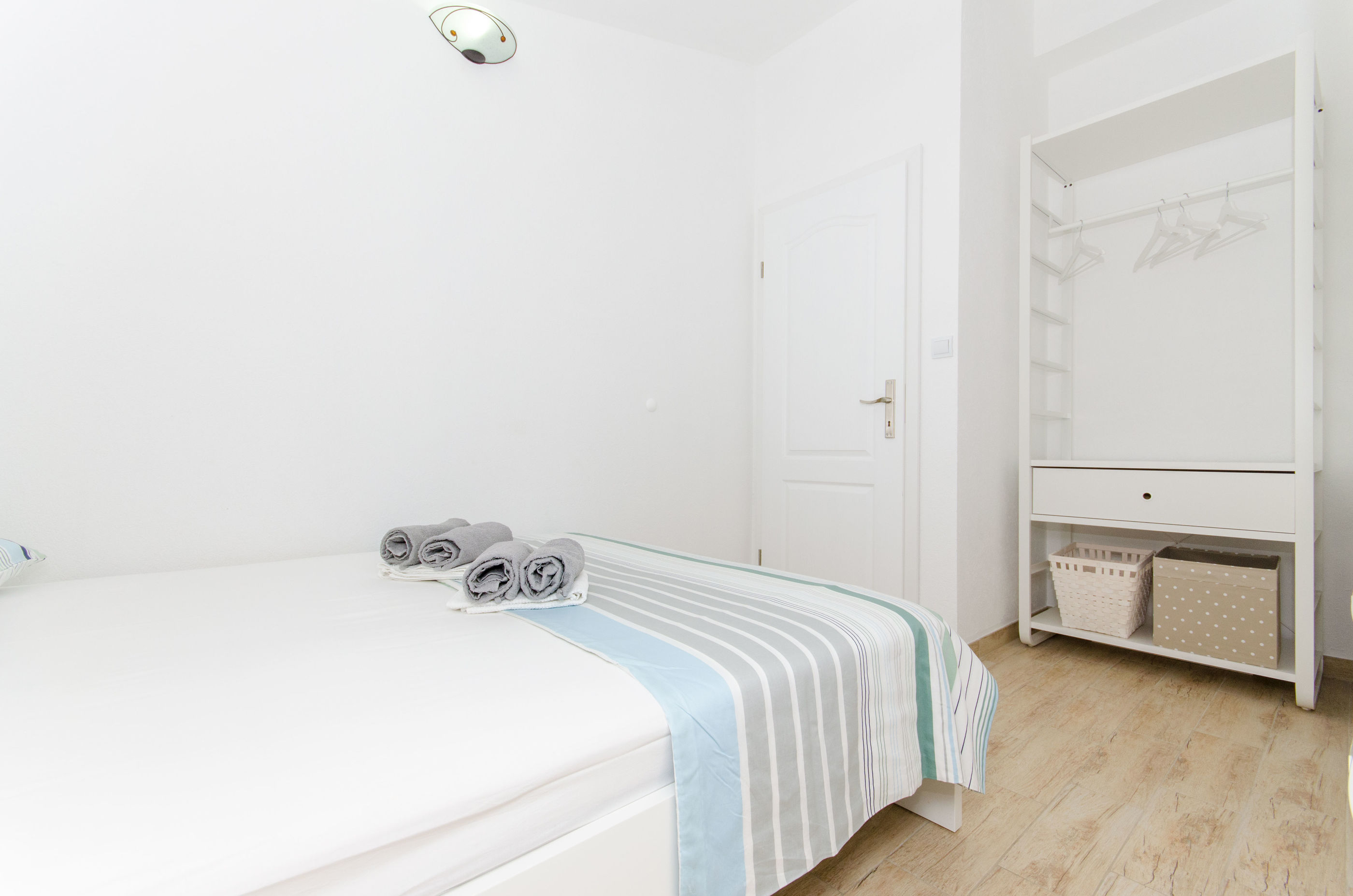 House Nikolina 48561-K1