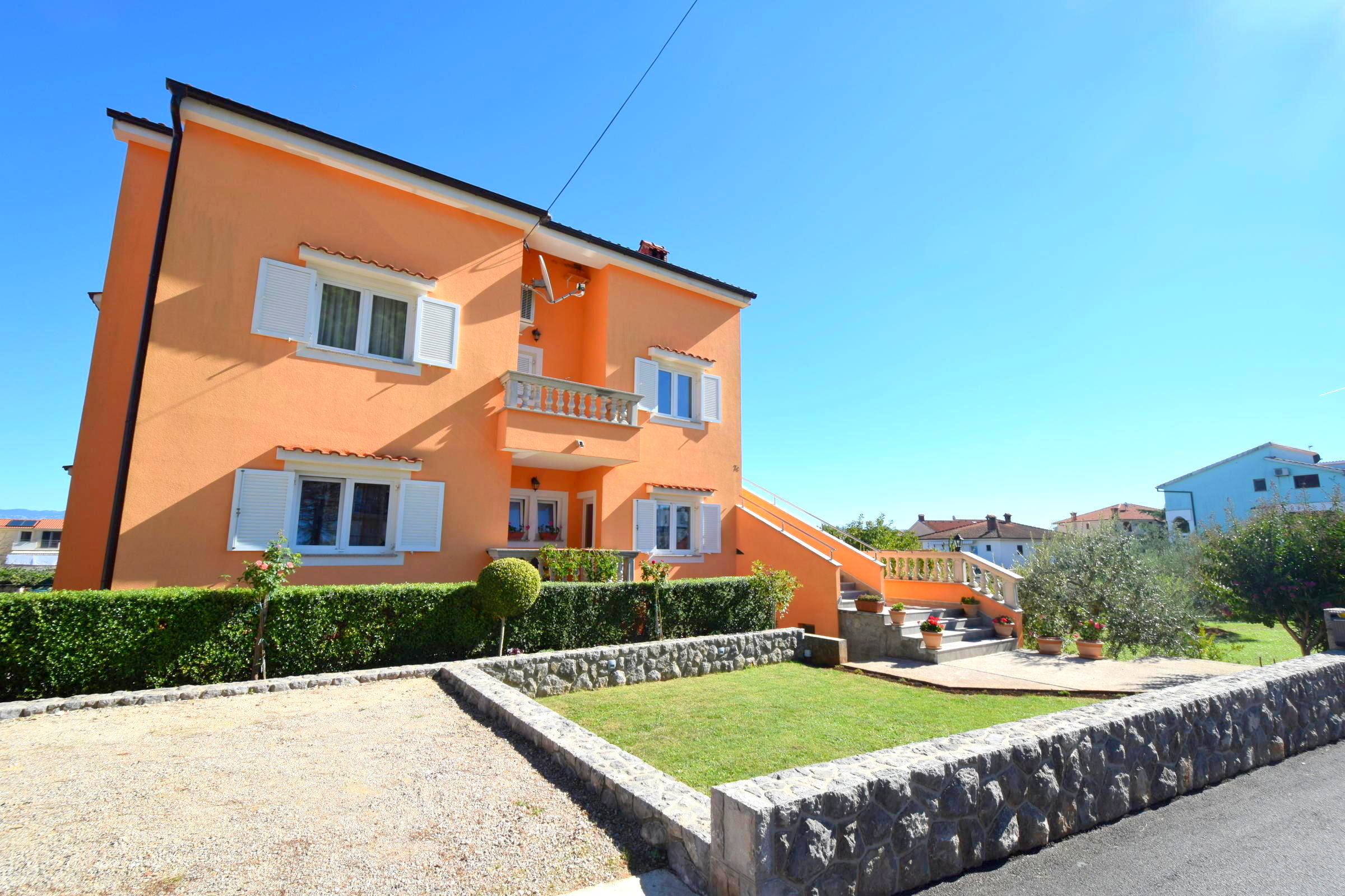 Apartments Mladenka 62176-A6