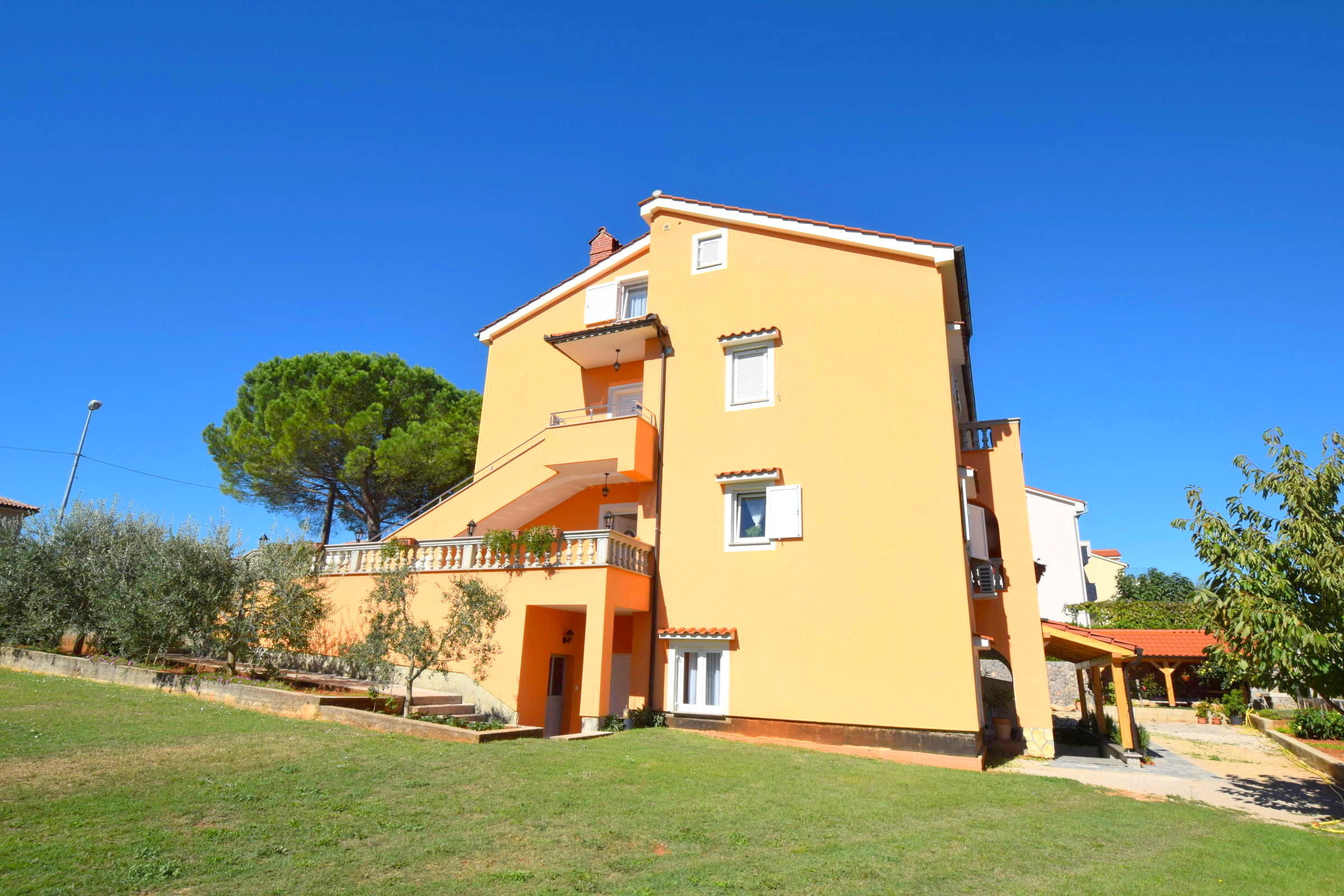Apartments Mladenka 62176-A6