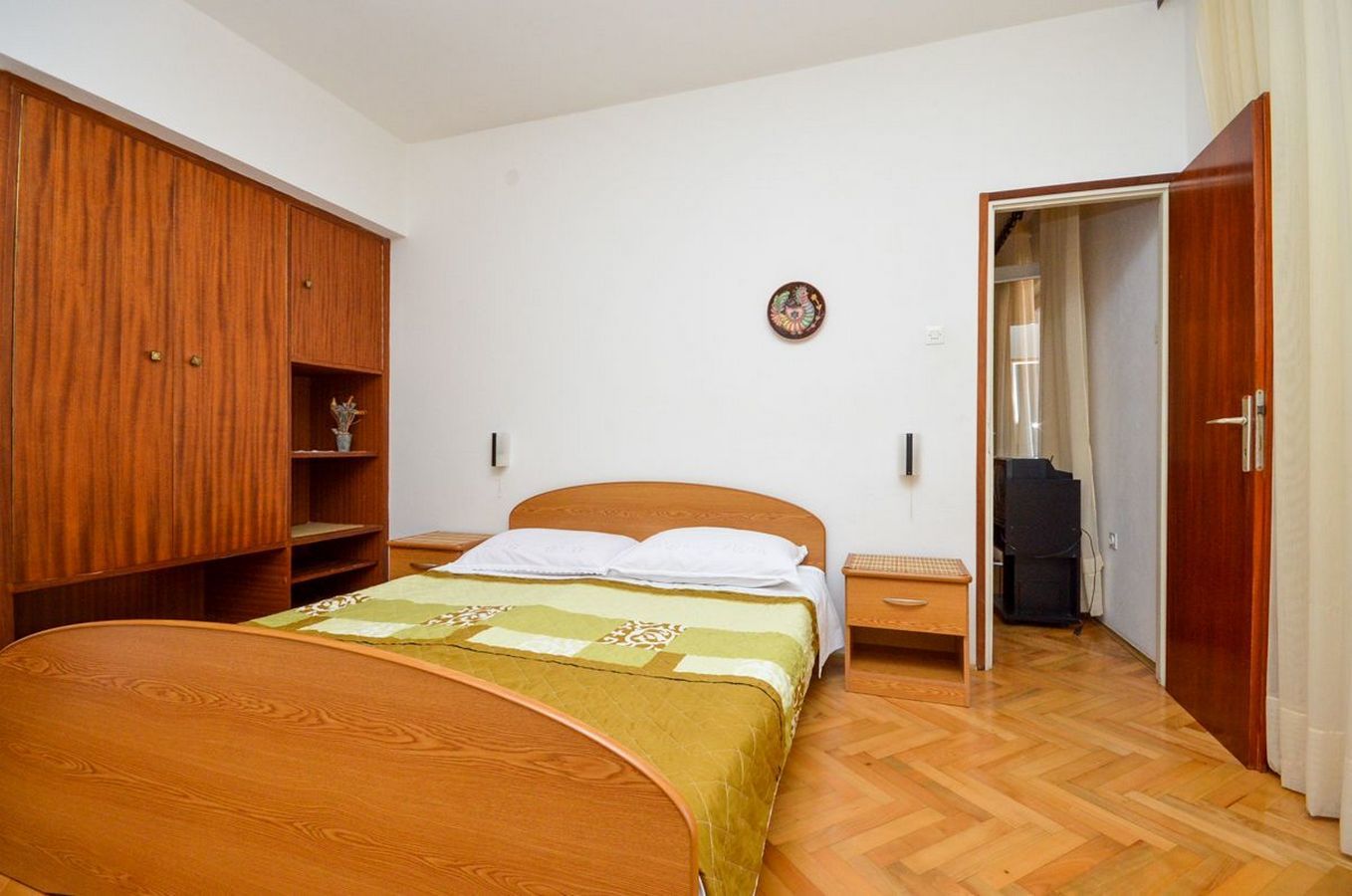 Apartment and Rooms Biserka 20291-A2