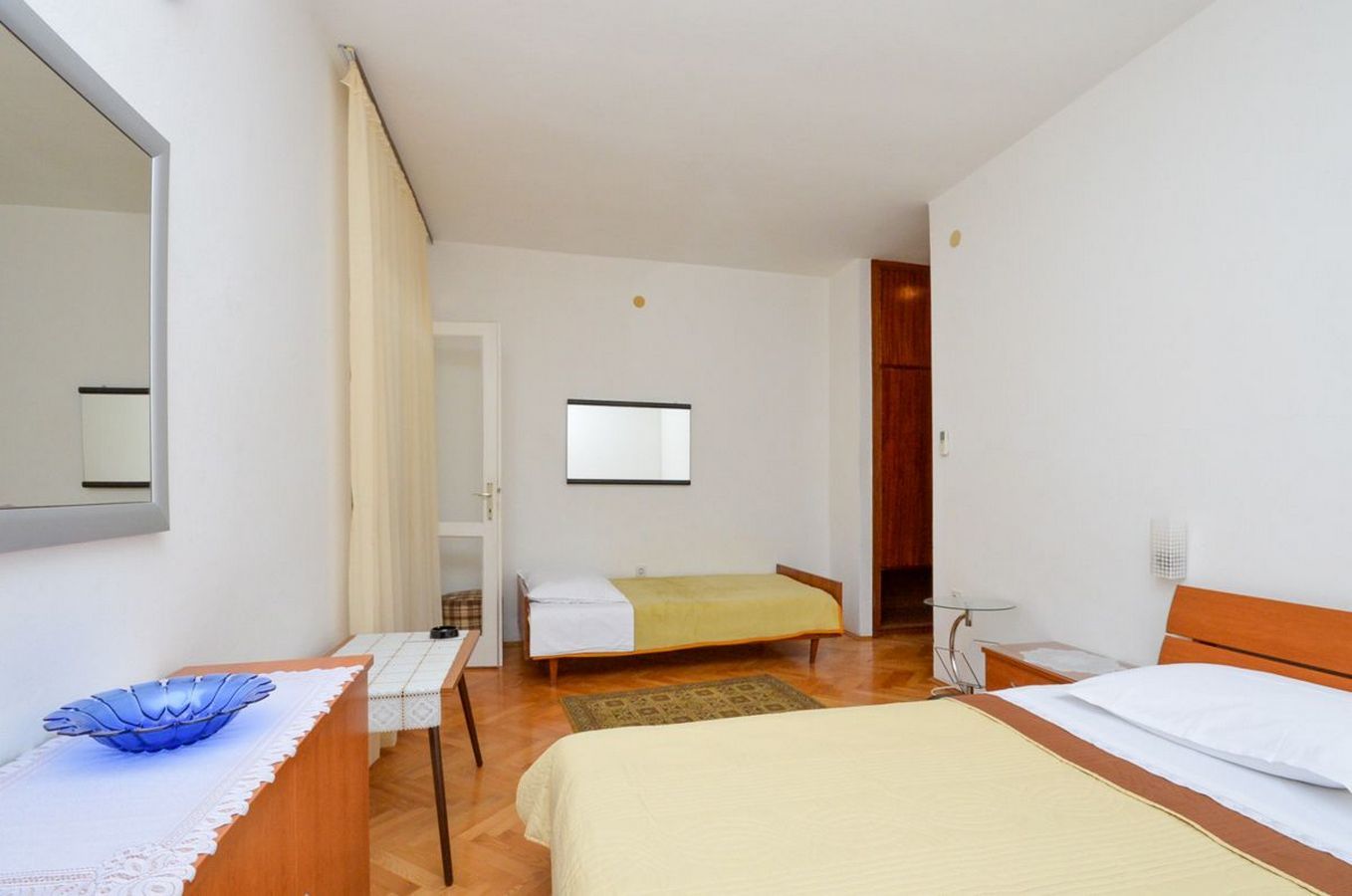 Apartment and Rooms Biserka 20291-S1