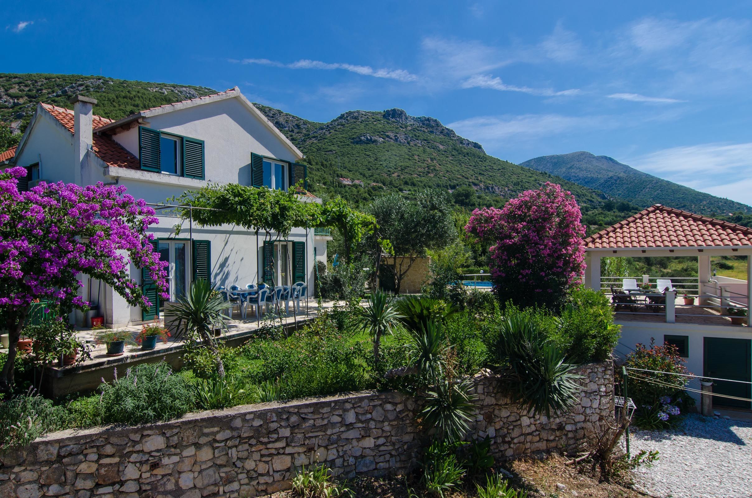 House Clarita 35245-K1
