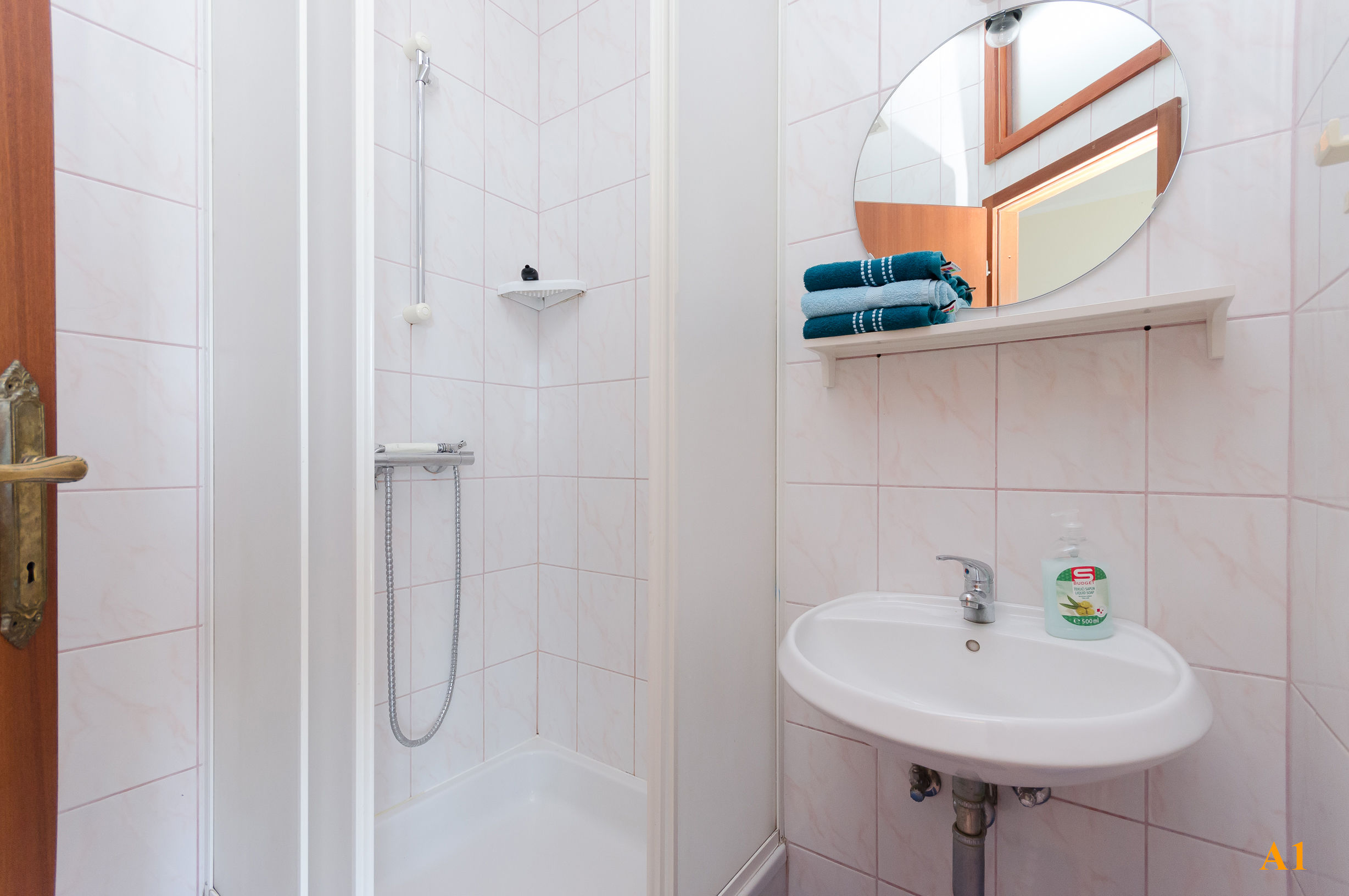 Apartments and Room Drazen 86521-A1